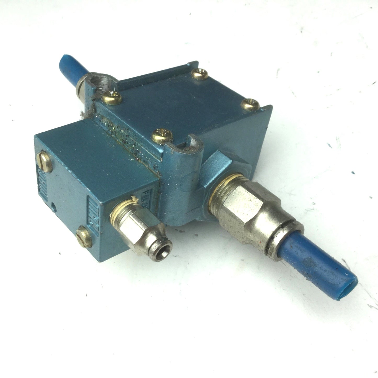 Used Mac Valve Assembly 55B-12-RA Solenoid Valve, 3-Way, 150PSI, 3/8" NPT Ports