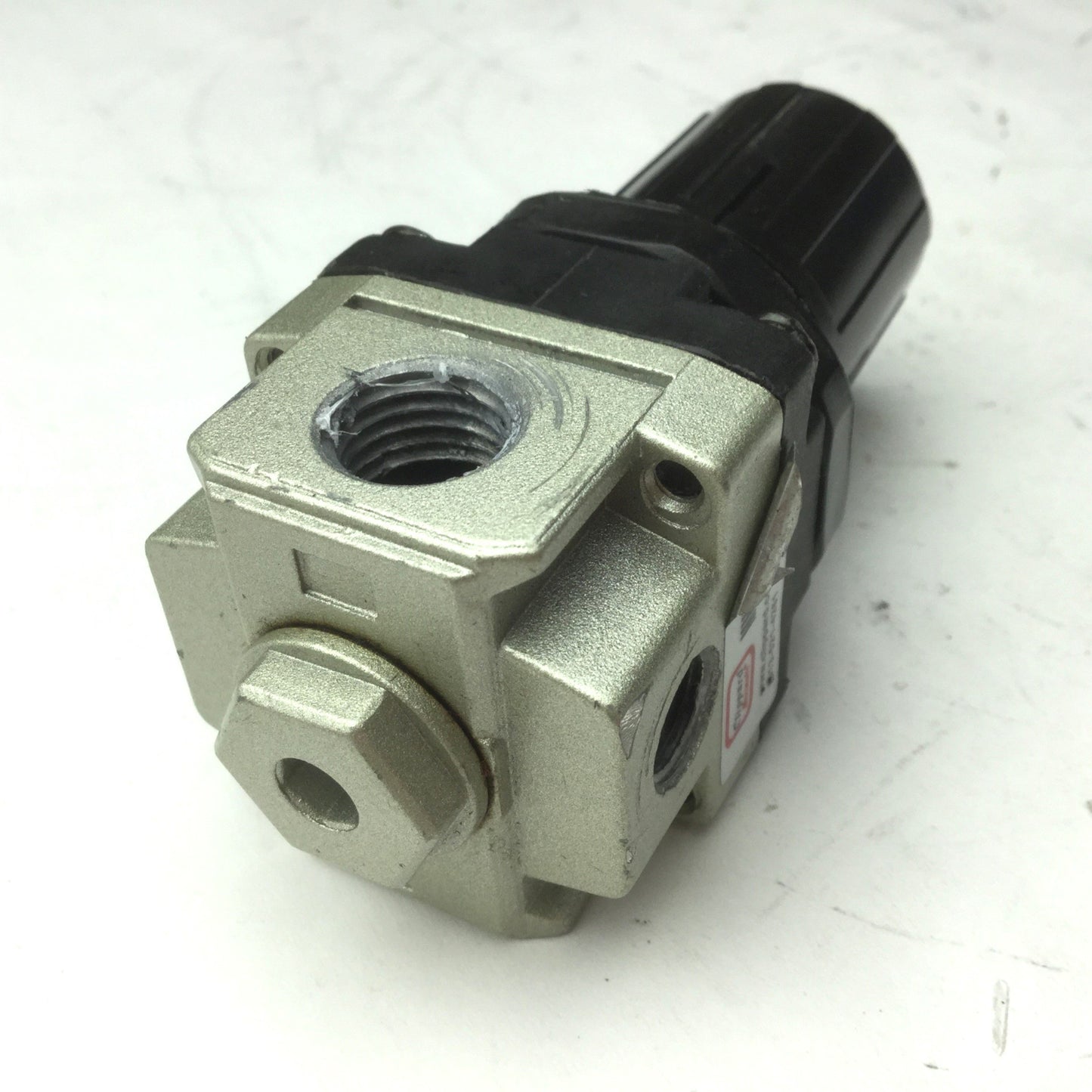 Used Clippard MMR-2Q-P30 Regulator 1/4" NPT, 1/8" Gauge, 150PSIG Max, 7-30PSIG Range