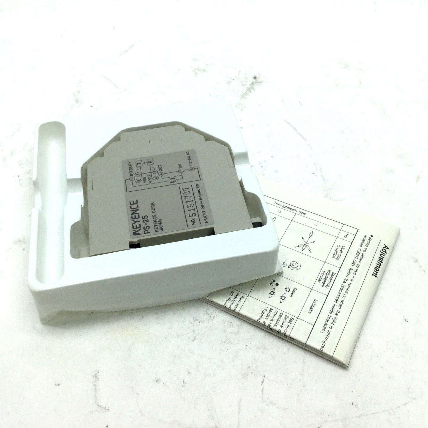 New Keyence PS-25 Photoelectric Switch, Voltage: 12-24VDC, Light / Dark Mode