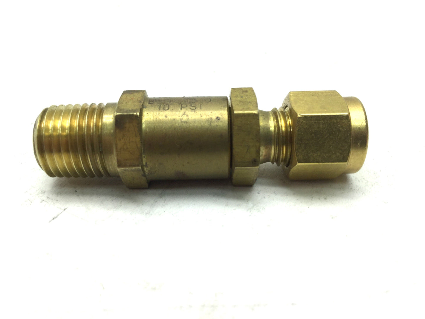 Used Swagelok B-4C1-10 Brass Poppet Check Valve 1/4" Tube Fitting 1/4" NPT, 10 PSIG