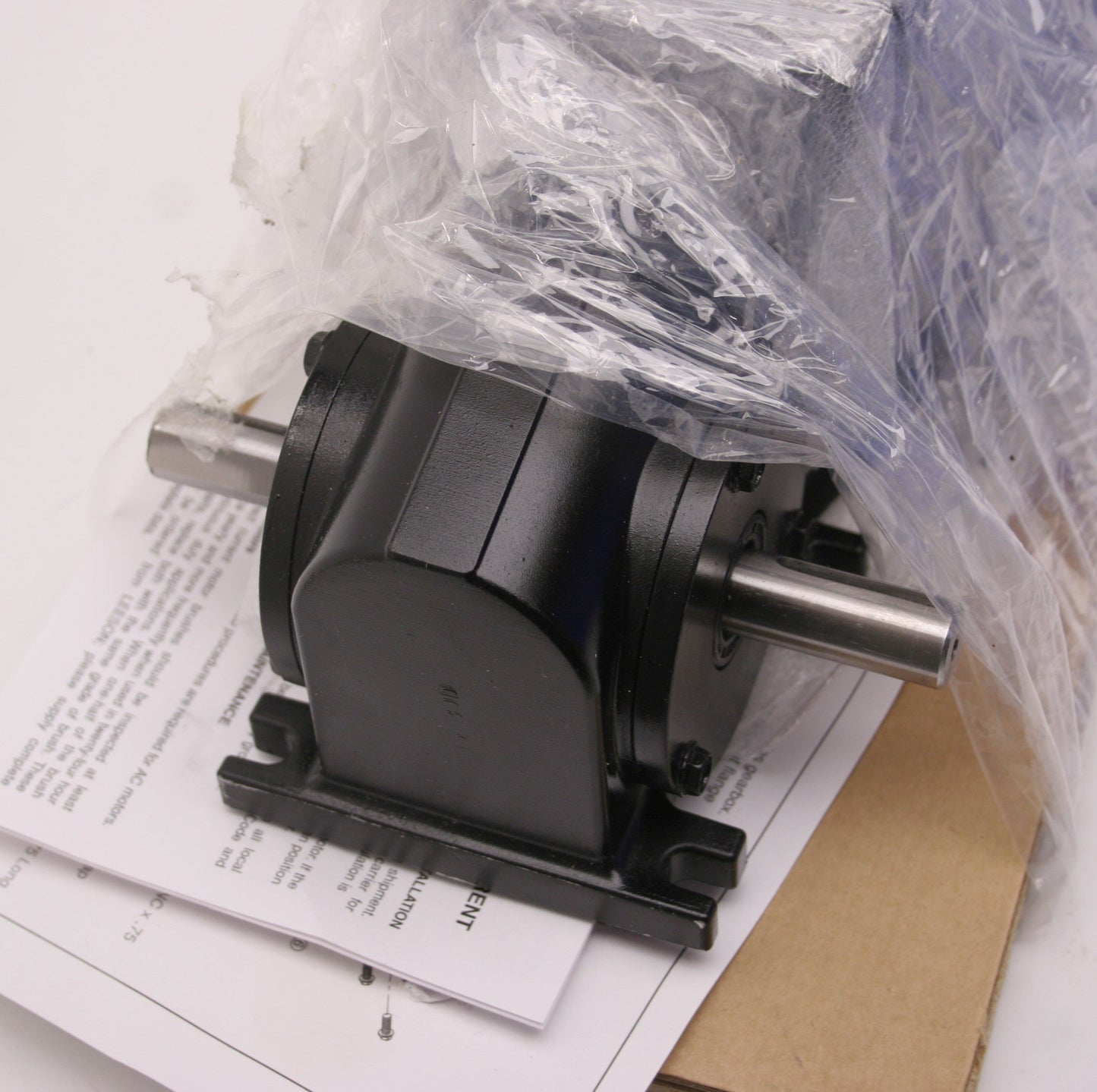 New – Open box Leeson M1135306 J18G Motor 1/4 HP, 5/8" Shaft Dia, Ball Bearing, 30:1, 125lb-in