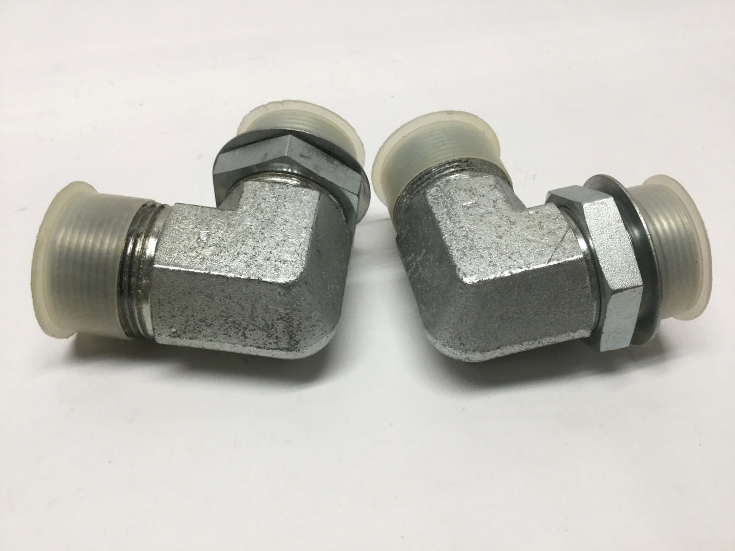 New – Open box Lot of 2 6806-20-20 Hydraulic Pipe Fittings 90° Male Elbow 1-1/4" NPT to SAE ORB