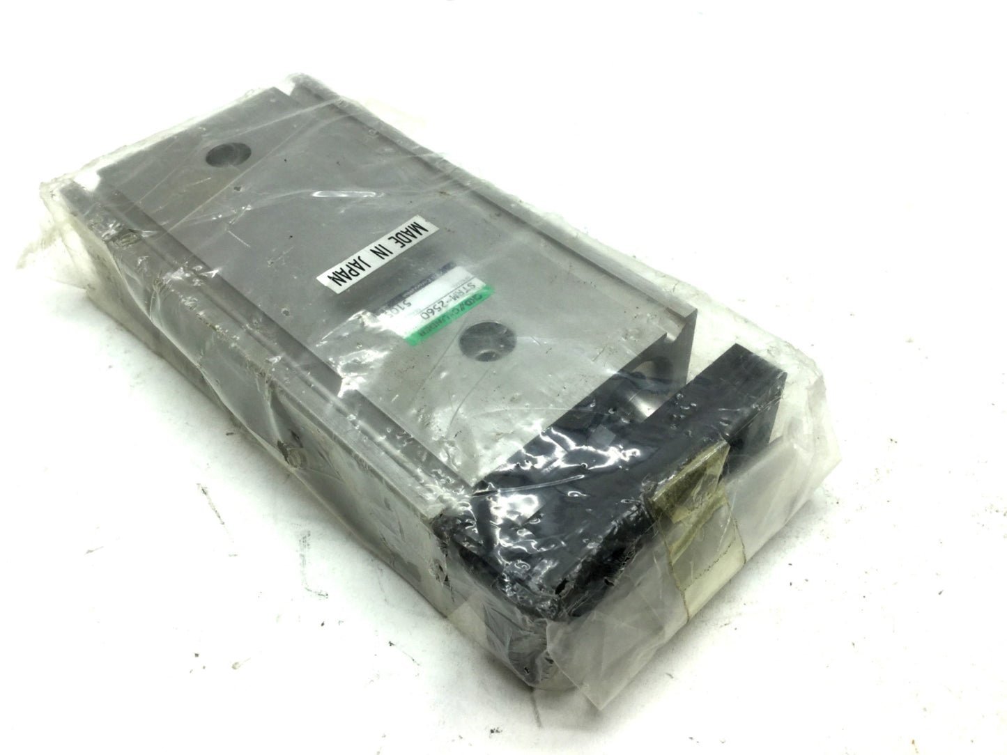 New CKD STRM-2560 Twin Rod Pneumatic Cylinder Bore: 25mm, Stroke: 60mm, 100 PSI, M5