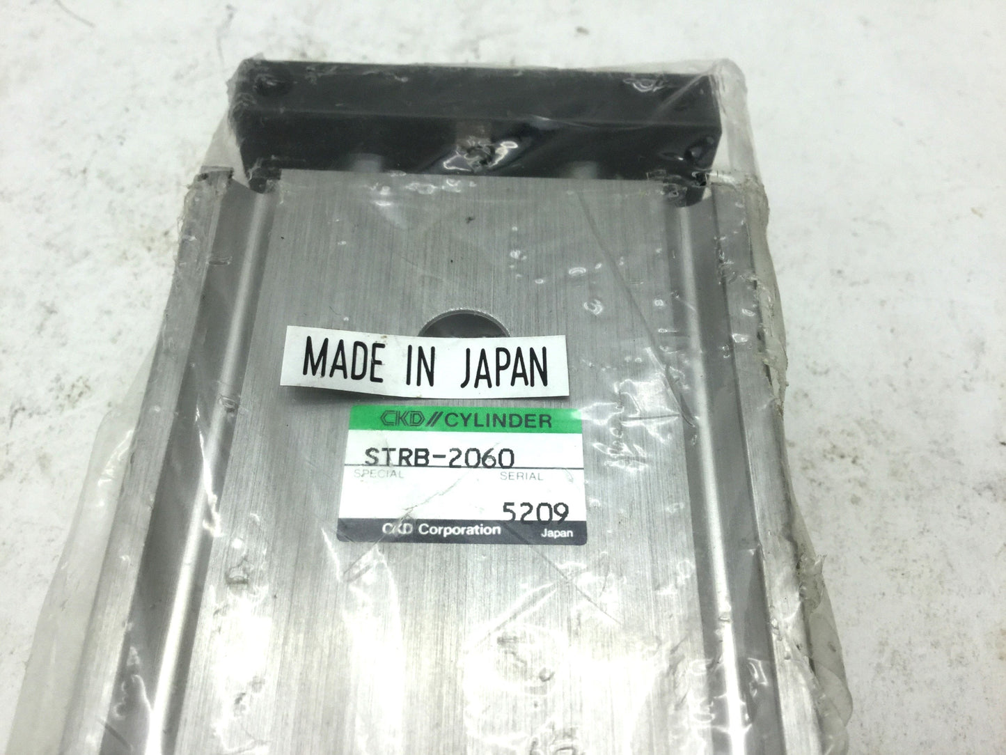 New CKD STRB-2060 Twin Rod Pneumatic Cylinder Bore: 20mm, Stroke: 60mm, 100 PSI