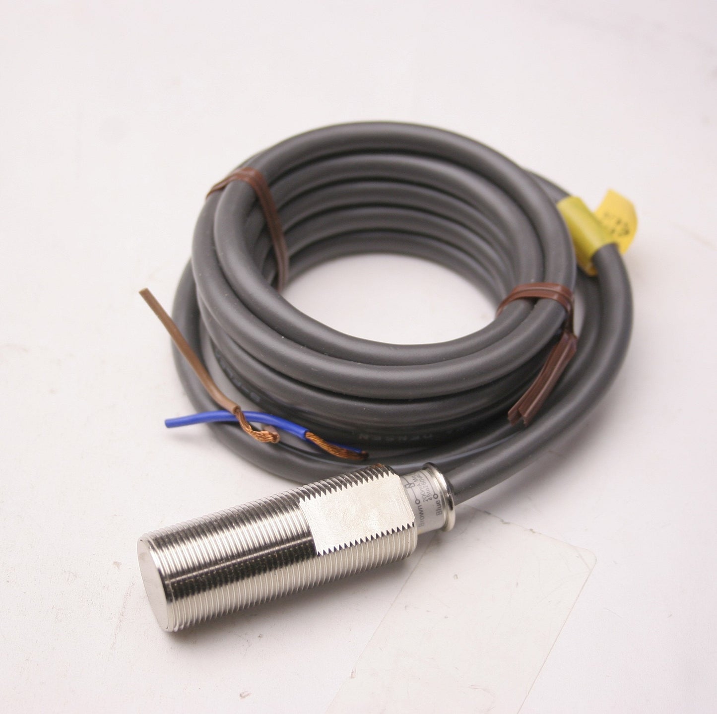 New Omron TL-X5Y1 Inductive Proximity Sensor, Range: 0-4mm, 45-260VAC, 200mA Max
