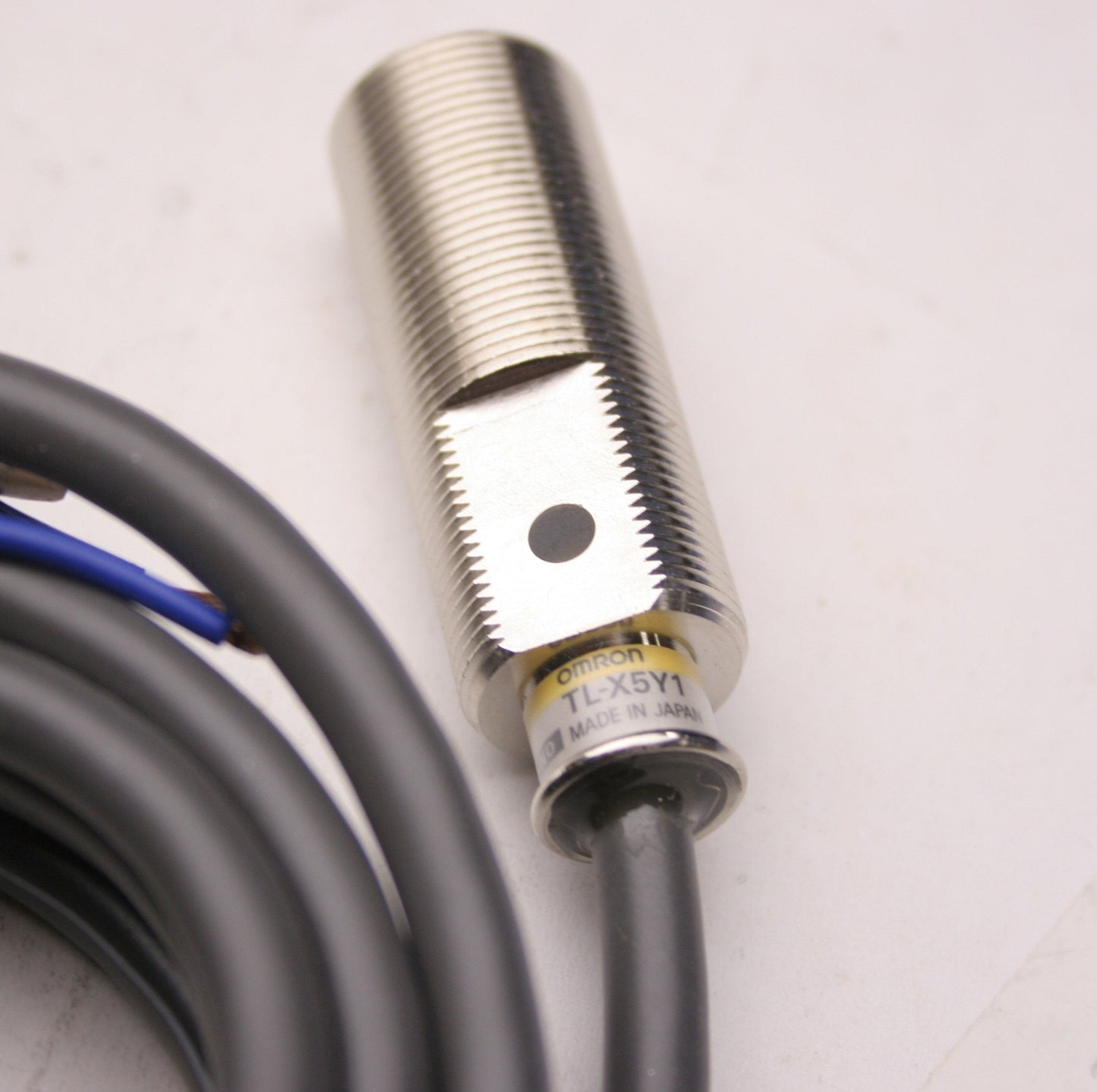 New Omron TL-X5Y1 Inductive Proximity Sensor, Range: 0-4mm, 45-260VAC, 200mA Max