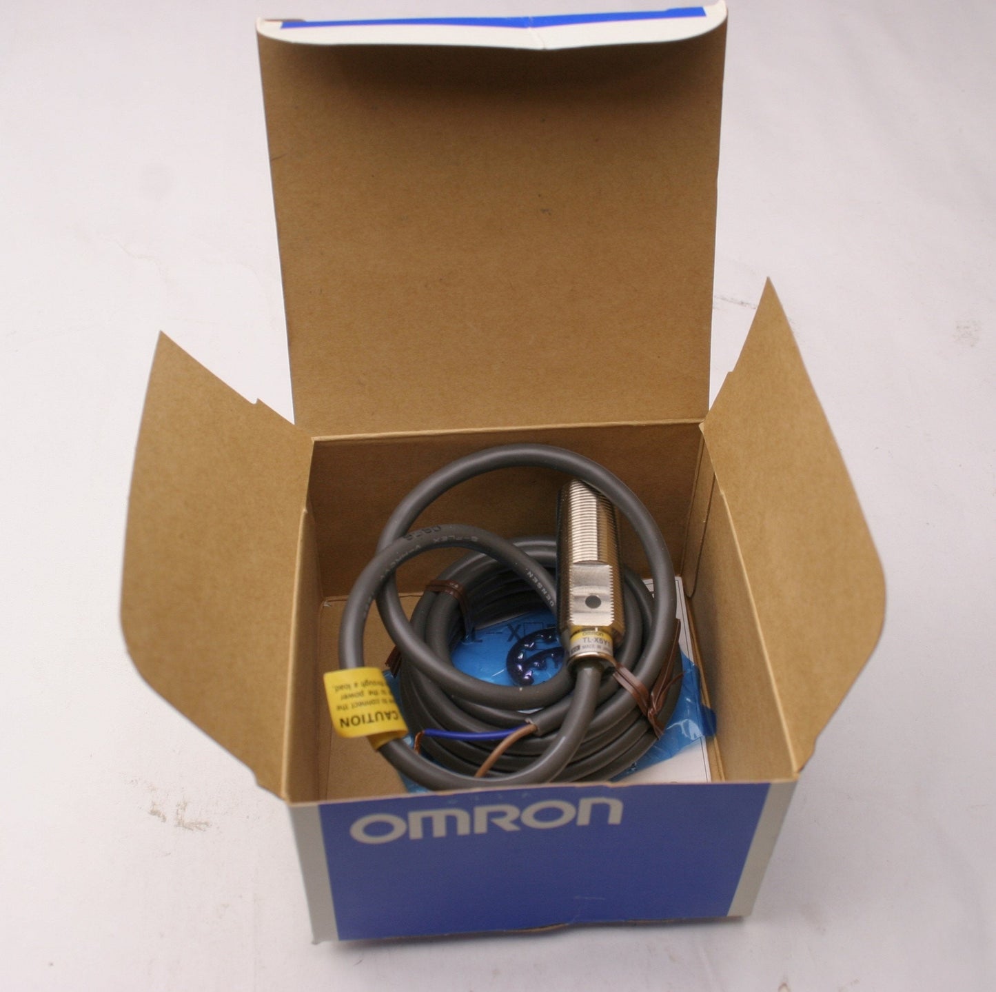 New Omron TL-X5Y1 Inductive Proximity Sensor, Range: 0-4mm, 45-260VAC, 200mA Max