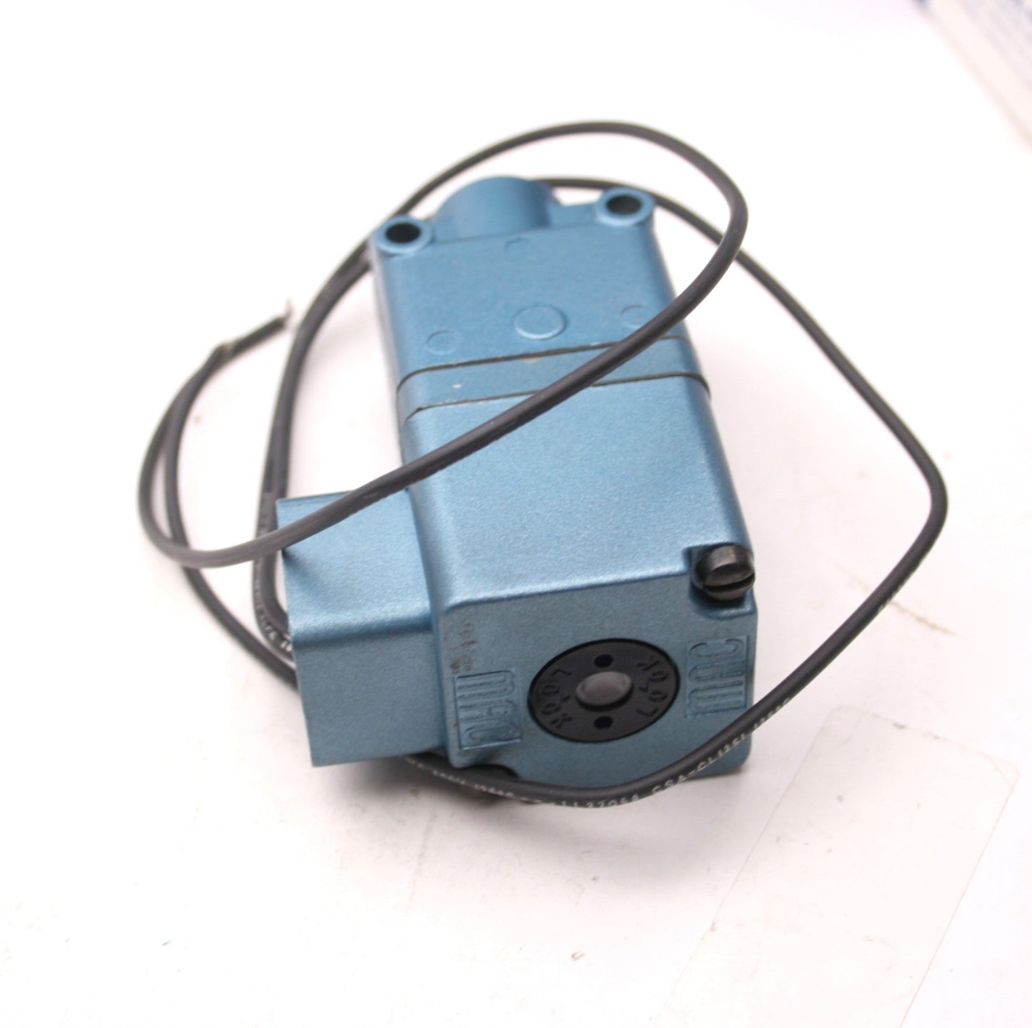 New MAC 224B-521CAAA Pneumatic Solenoid Valve, 2.5W, 24VDC, VAC to 150PSI