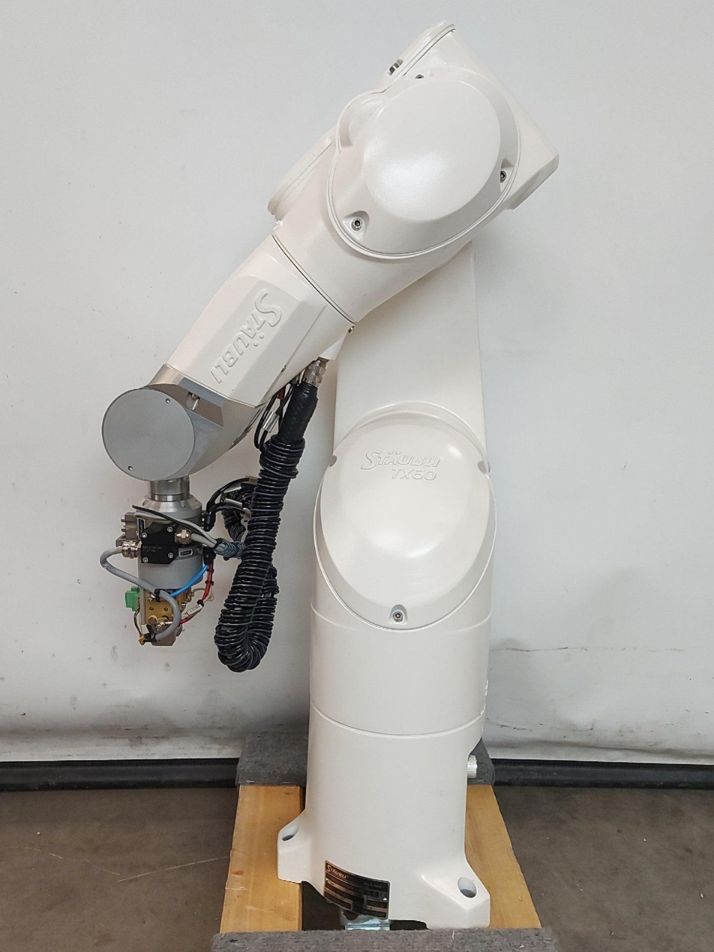 Used Staubli TX60 6-Axis Robot Manipulator Arm, 4.5kg Load, 670mm Reach, 8m/s Speed