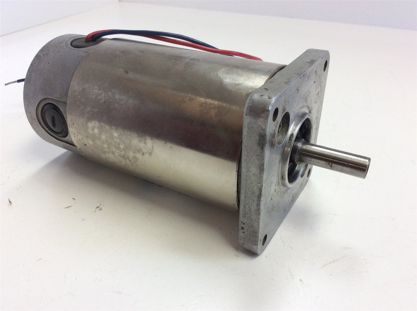 Used Sawamura SS40E6M DC Motor 24V 1.6A 20W 600RPM Shaft Length: 1.0" Diameter: 0.31"