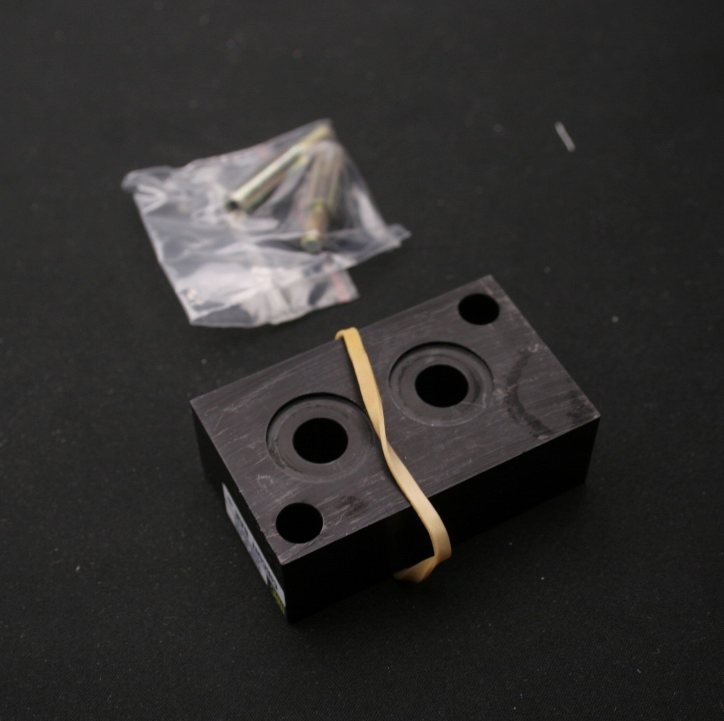 New MAC Valves EBM37A-00DC-B01 Valve, 1/4" NPT, 1 Station