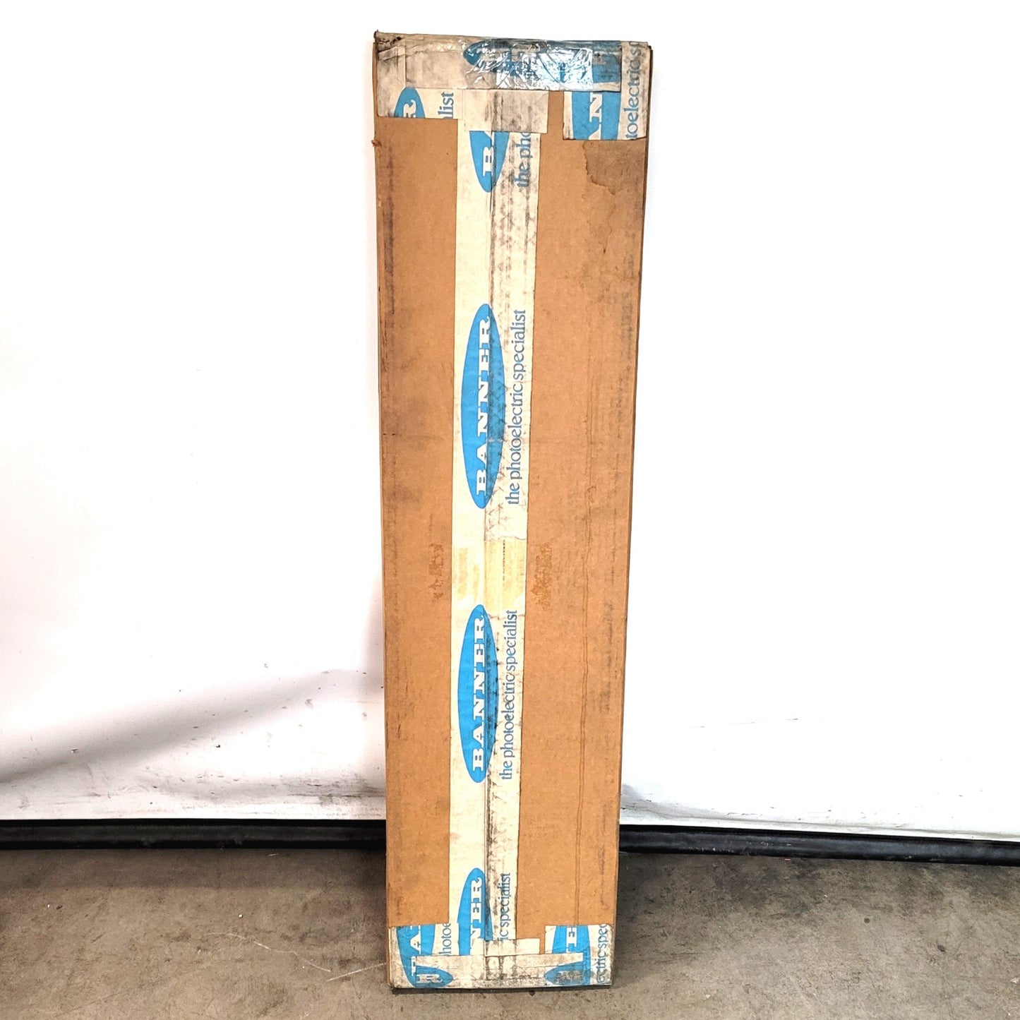 New – Open box Banner Engineering MGM24A Machine Guard Beam Array Corner Mirror Height: 30"