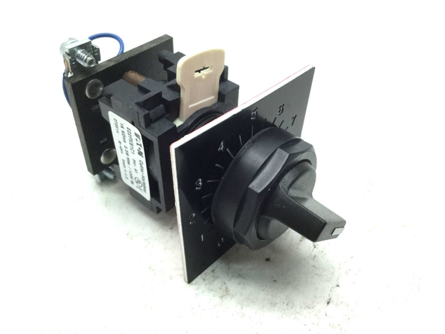 Used Eaton Cutler-Hammer E22PXB1C1 Potentiometer 22mm 1K Ohm 0.5W 120V