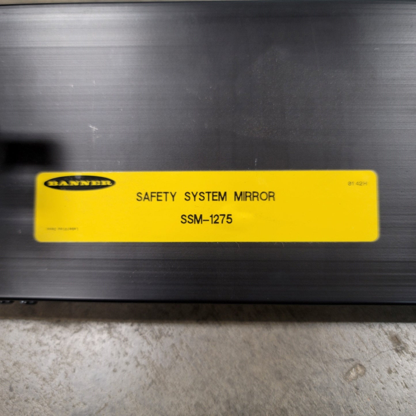 New – Open box Banner SSM-1275 SSM Series Safety Light Screen Corner Mirrors, 1275mm (50.2")