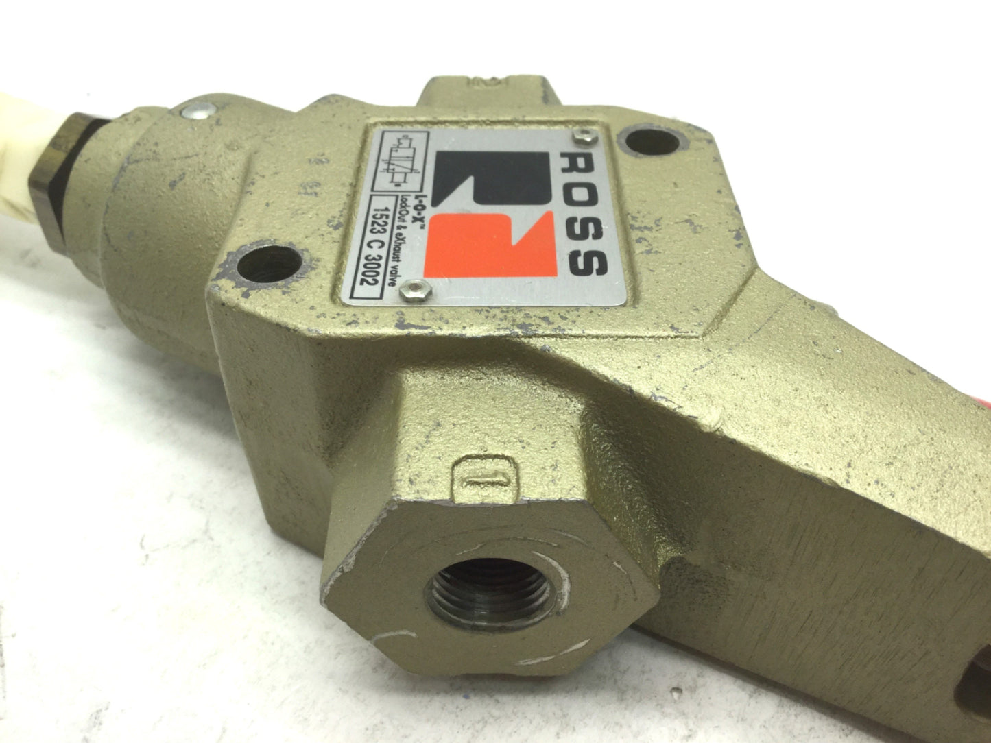 Used Ross 1523-C-3002 Pneumatic Lockout Tag Out Exhaust Valve L-O-X 3/8" BSPP 300 PSI