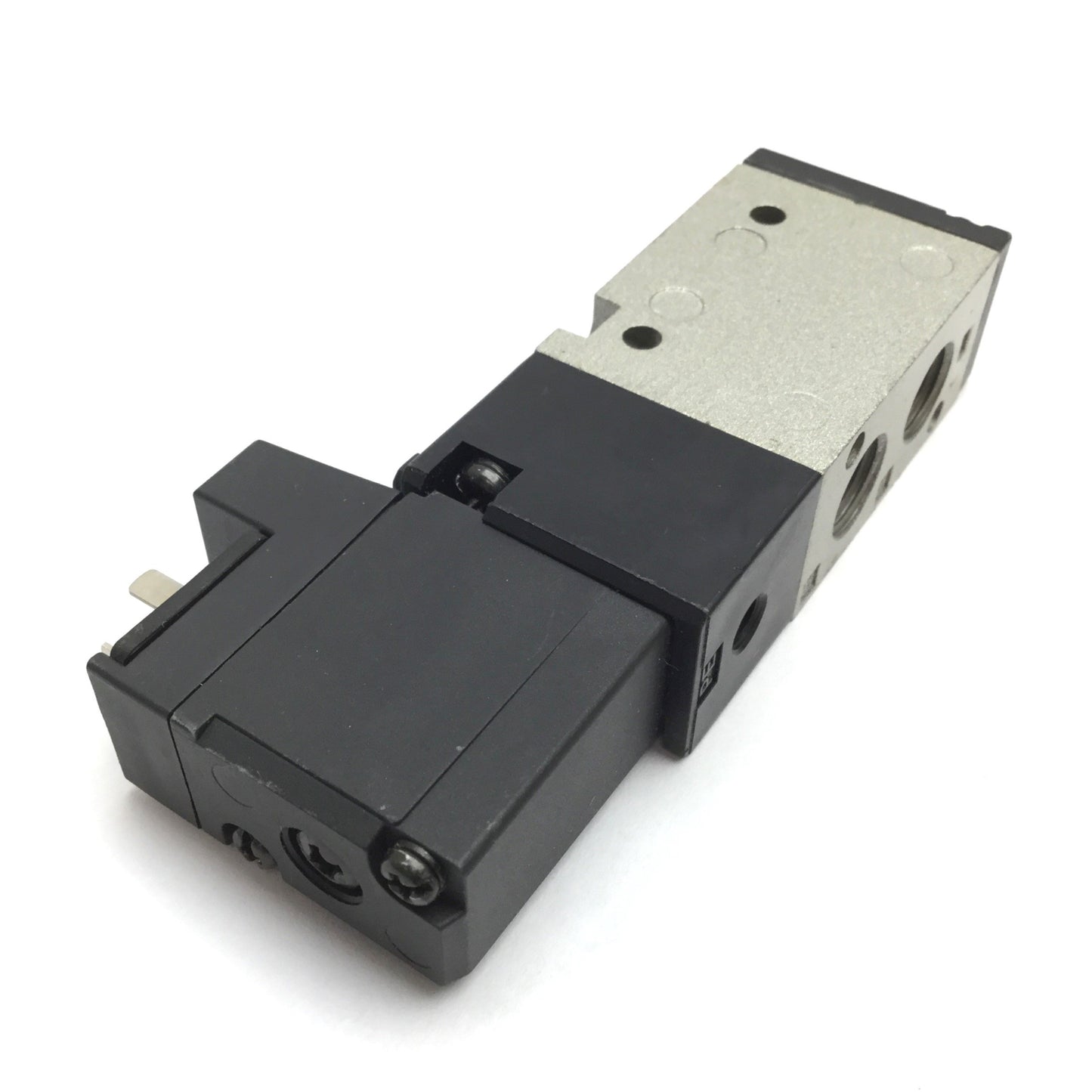Used SMC NVZ522 Solenoid Valve, 2-Position 3-Port, 24VDC, 20-100psi, 1/8" NPT