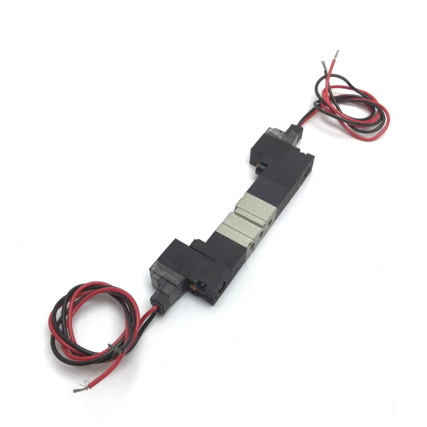 New – Open box SMC NVJ3523 Solenoid Valve, 3-Position 5-Port, 24VDC, 28-100psi, M3x0.5