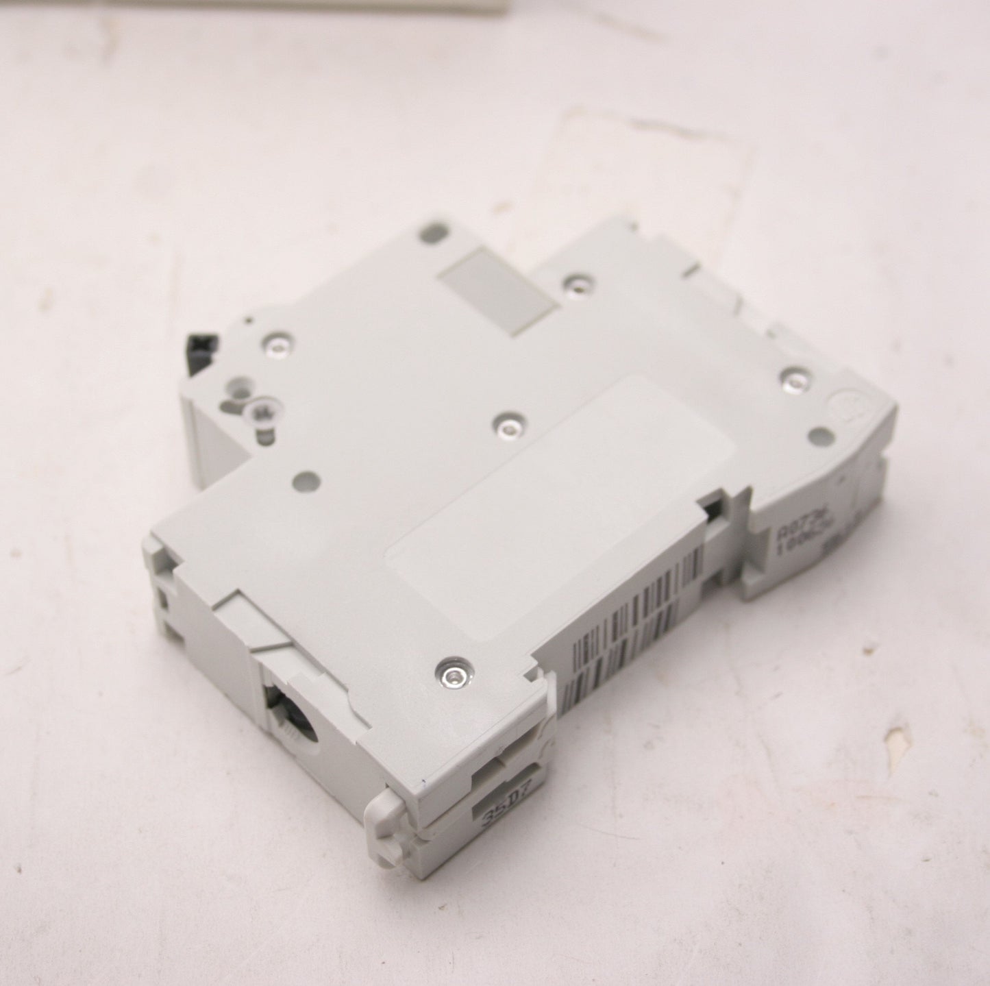 New Merlin Gerin 24435 Multi 9 C60 Circuit Breaker, 1-Pole, 20A, C Curve