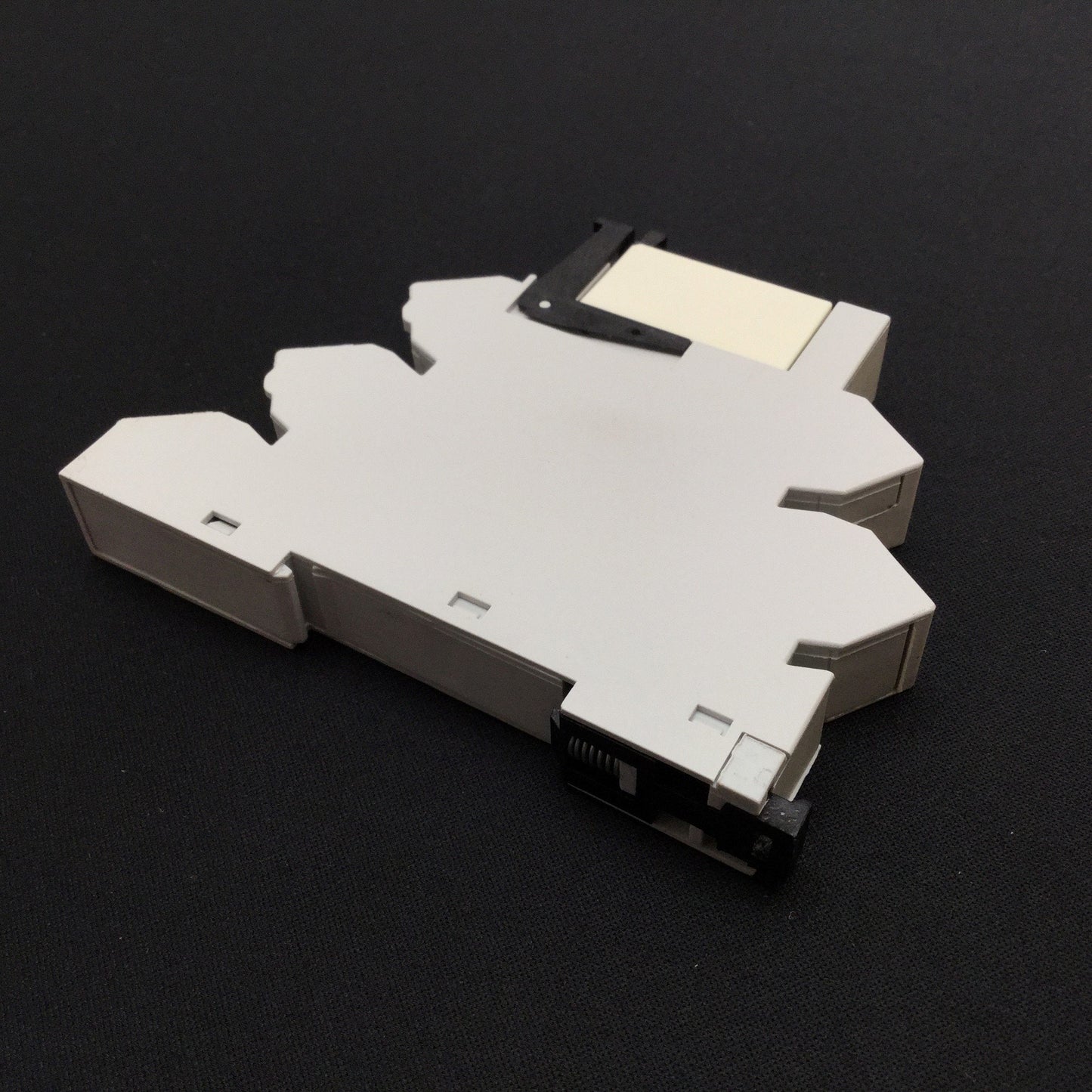 Used Allen Bradley 700-TBR2110 Relay, DPDT, Coil: 110VDC, With 700-HLT22 Socket