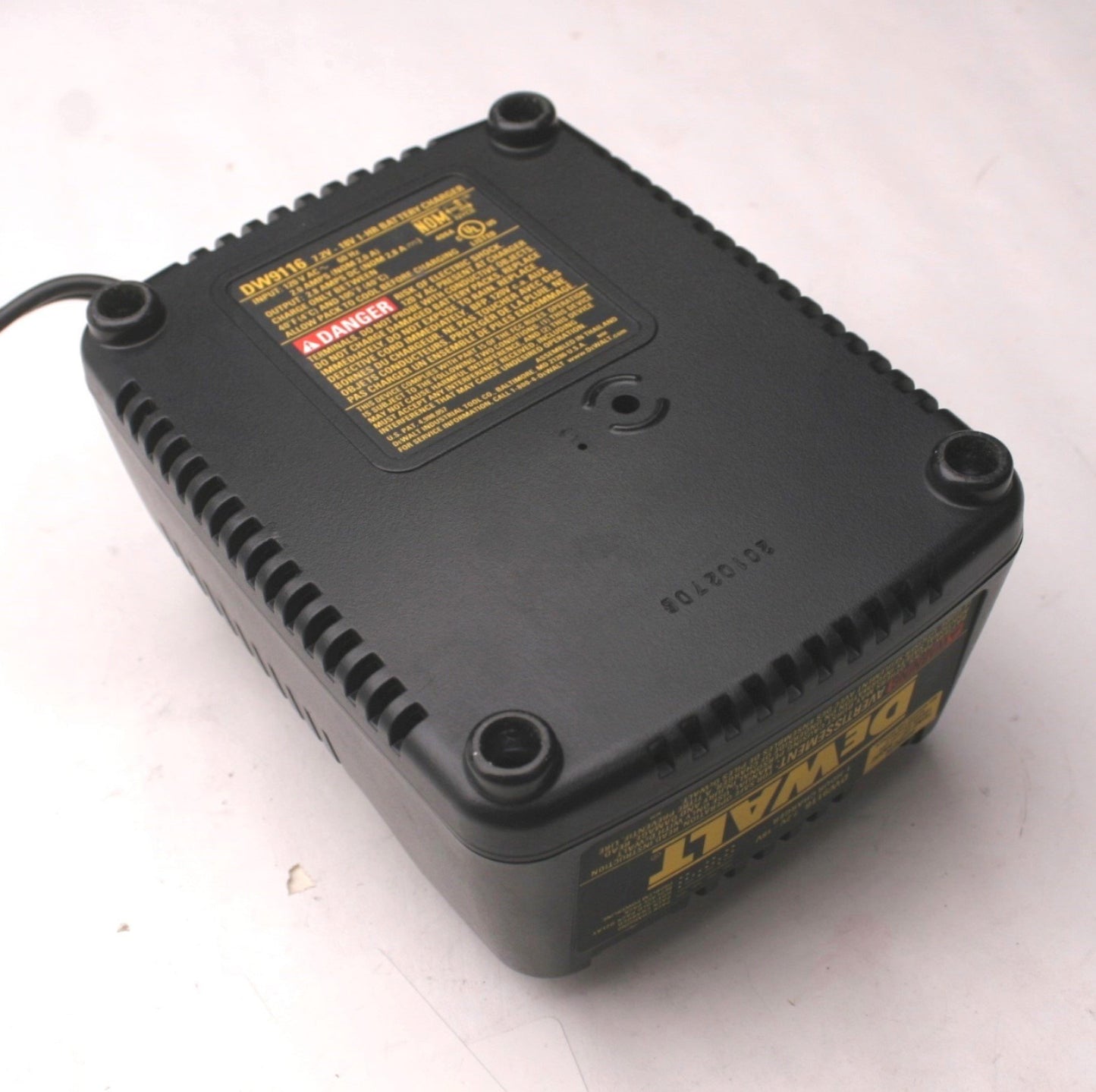 Used DeWalt DW9116 Battery Charger, 7.2V-18V 1-Hour Charger, w/Automatic Tune-Up Mode