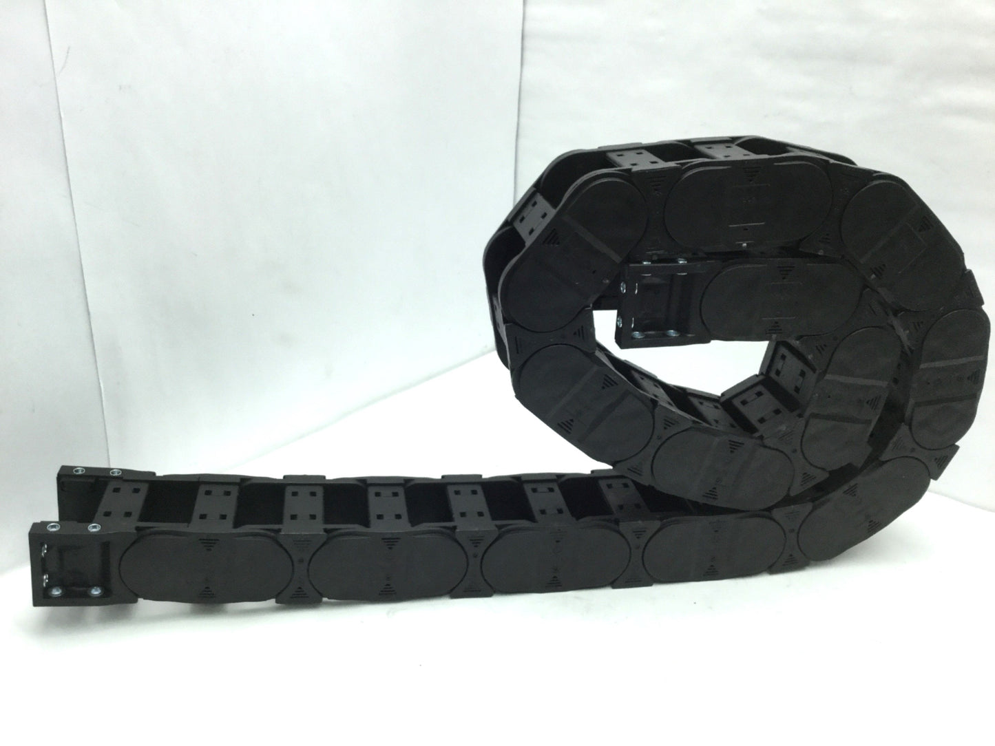 Used Igus E4.32.01 E4.32.02.150 Energy Chain, Length: 60", Inside: 1.98" x 1.25"