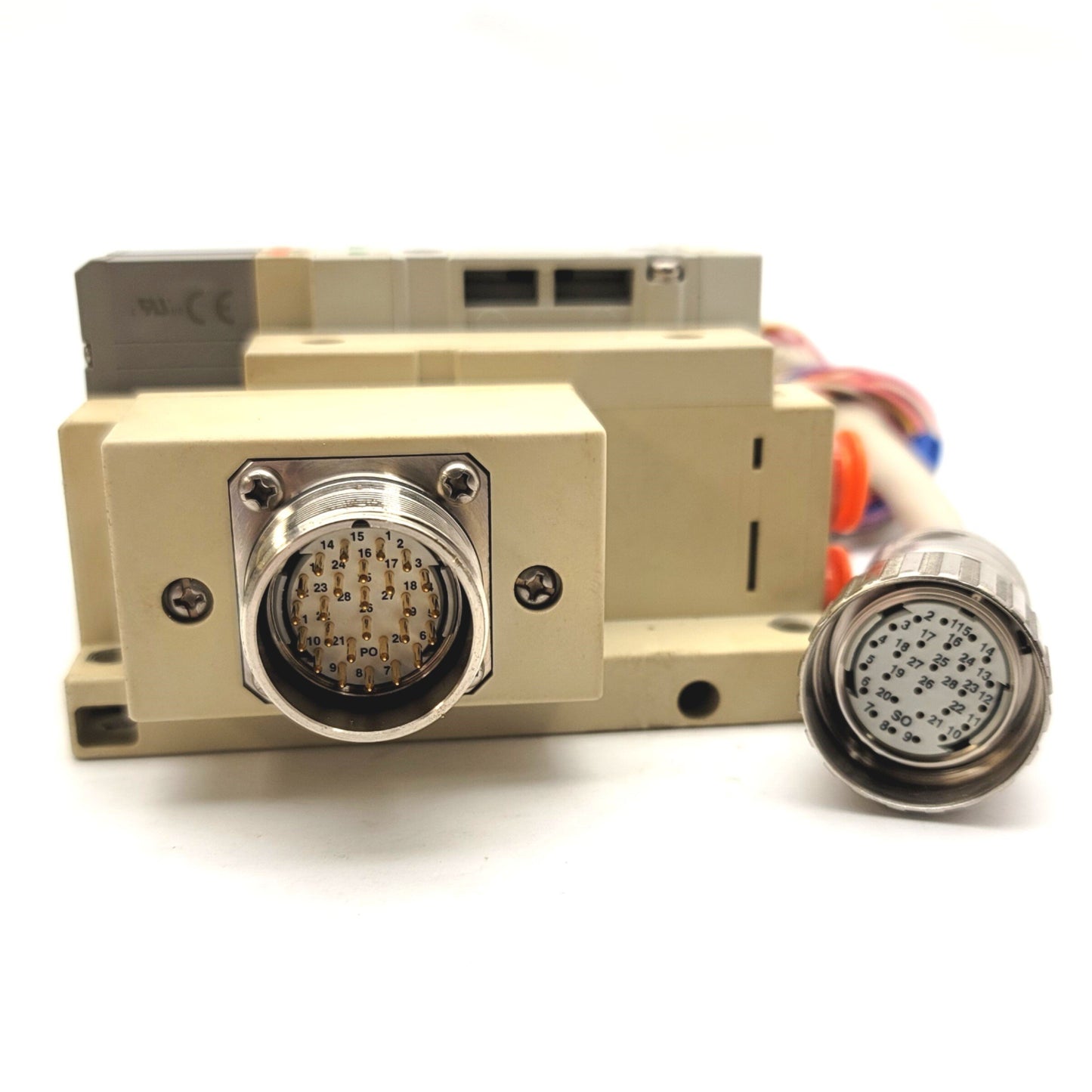 Used SMC SS5V2-W10CD-02B Manifold With 2x SMC SV2200-5FU Double Solenoid Valve 5-Port