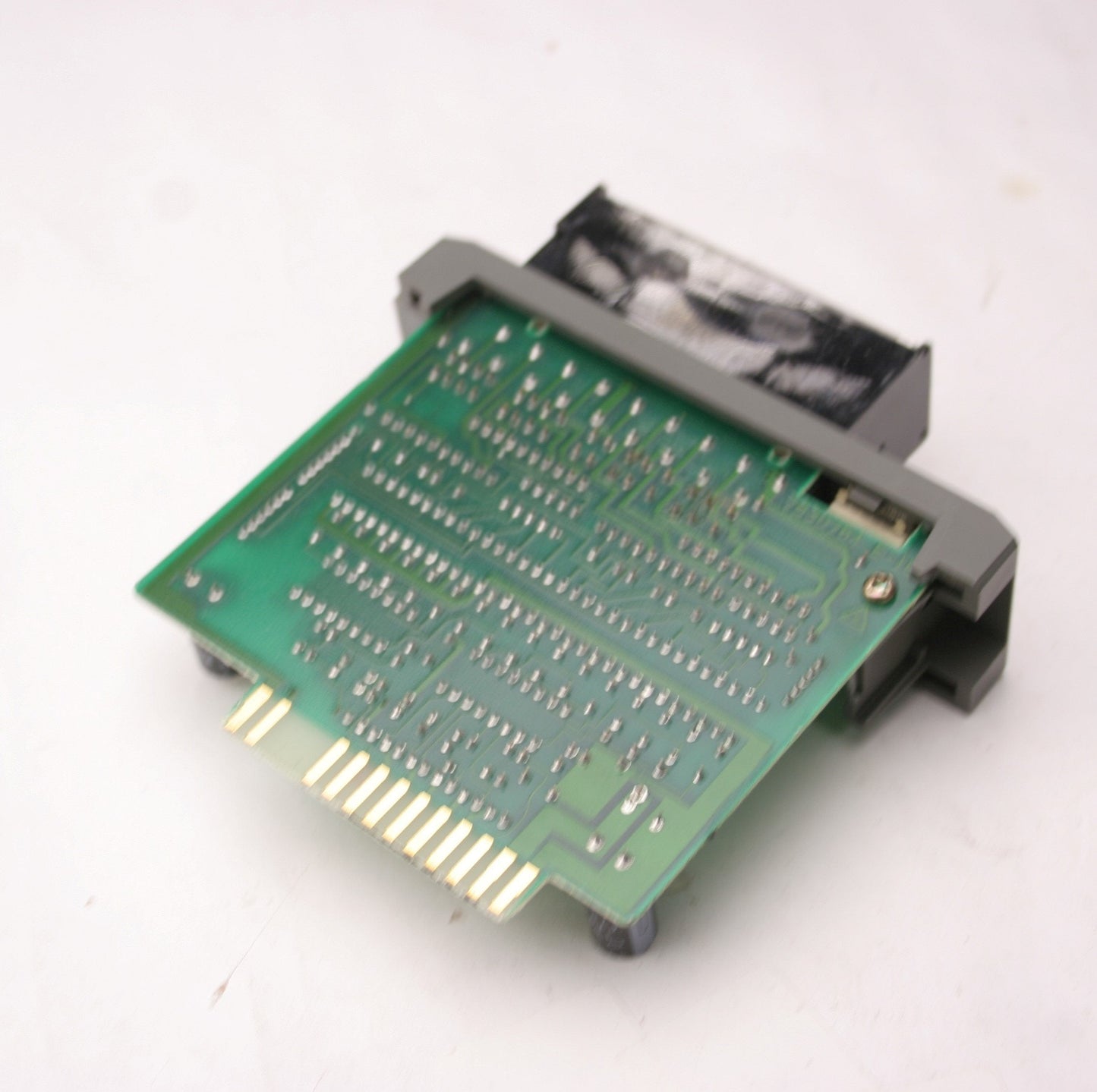 Used Texas Instruments 305-15T Output Module 5-28VDC, 0.5A, Out: 24VDC *Broken Mount*