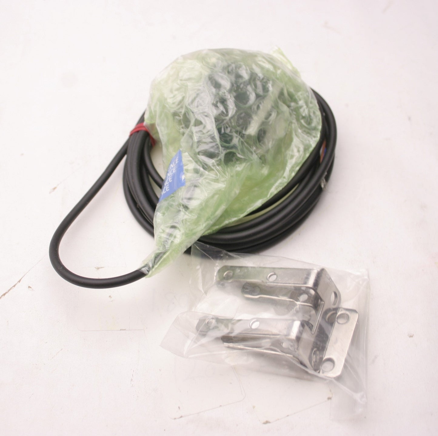 New Keyence AP-31K Air Pressure Sensor 12-24VDC Negative-Pressure -101.3kPa, NPN