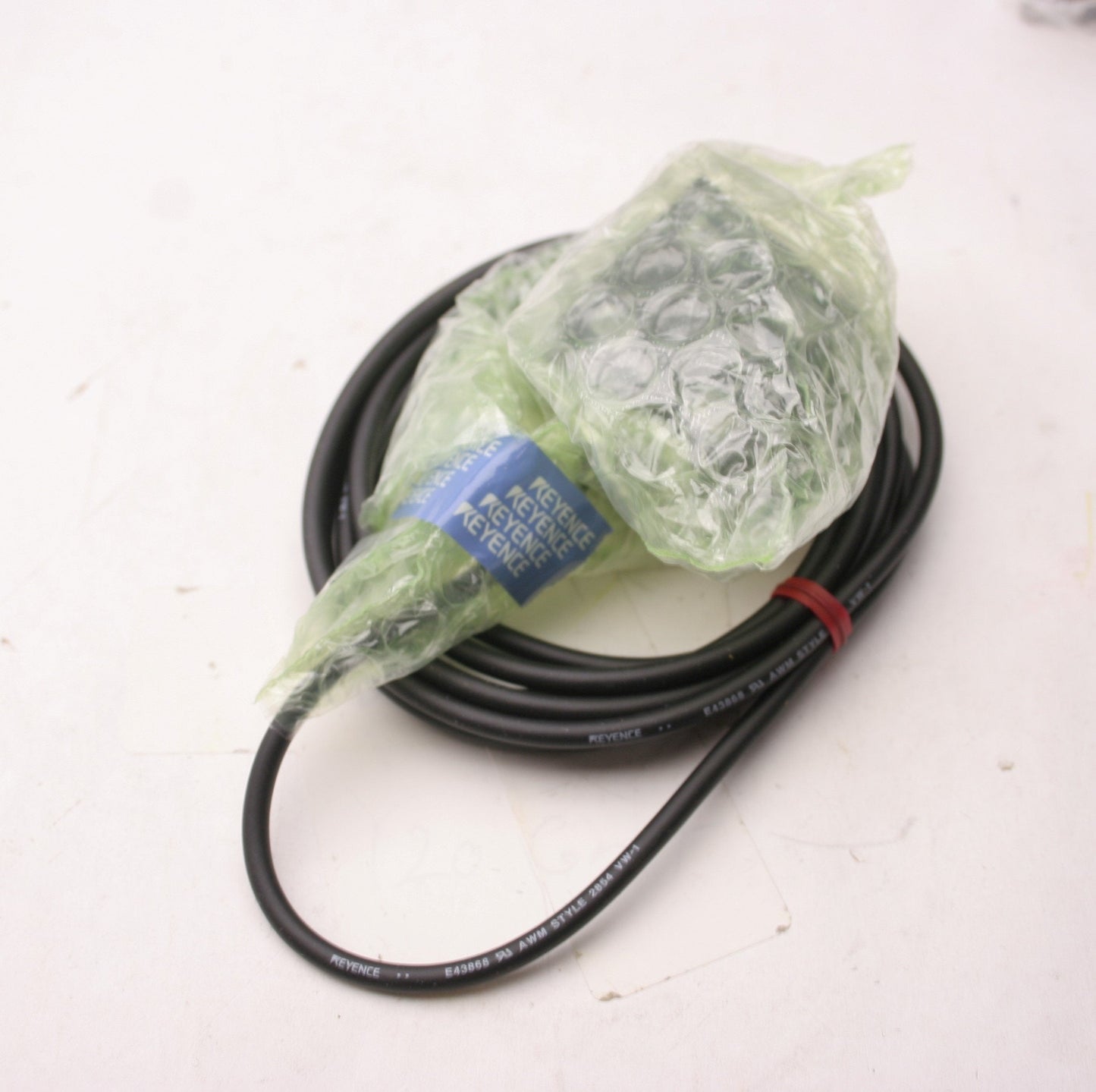 New Keyence AP-31K Air Pressure Sensor 12-24VDC Negative-Pressure -101.3kPa, NPN