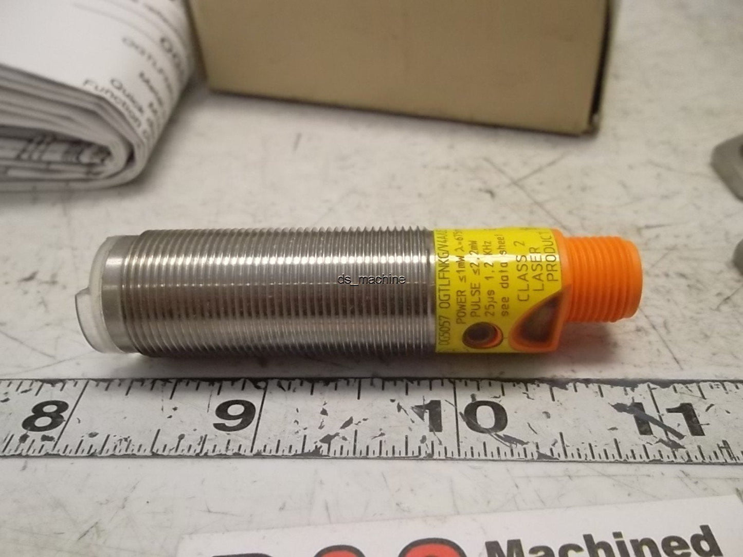 New IFM Efector OG5057 Photoelectric Sensor 10-30VDC Range-150mm