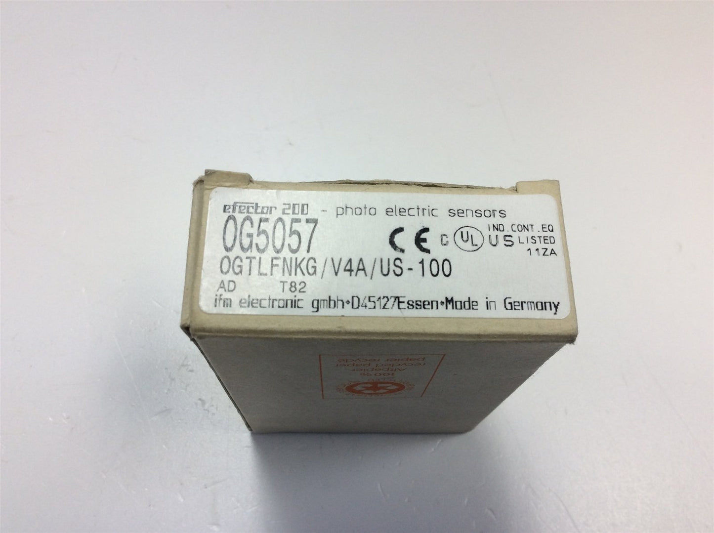 New IFM Efector OG5057 Photoelectric Sensor 10-30VDC Range-150mm