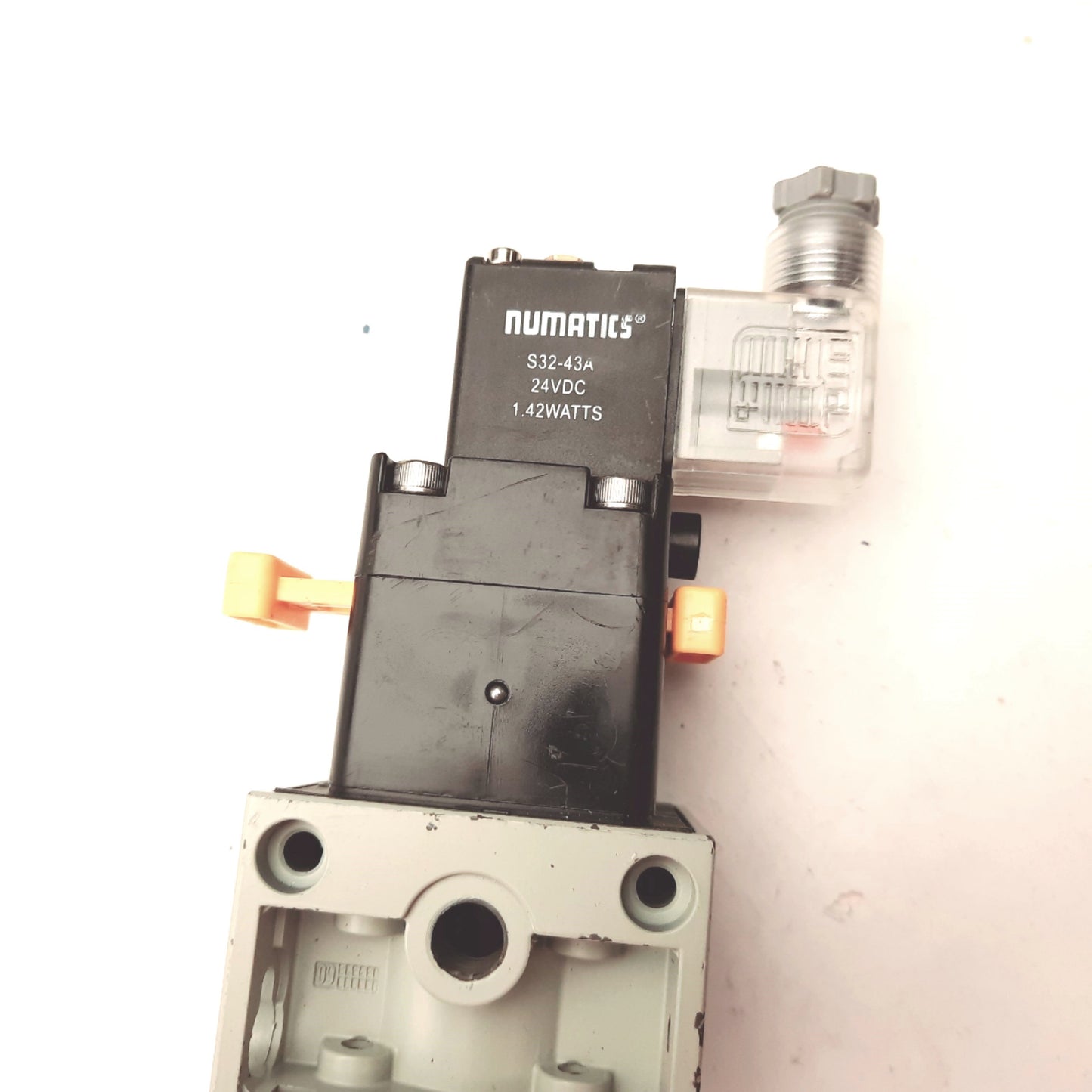 Used Numatics S22C-02BKMP Valve Solenoid, Slow Start, 150PSI Max, 1/4" NPT Ports