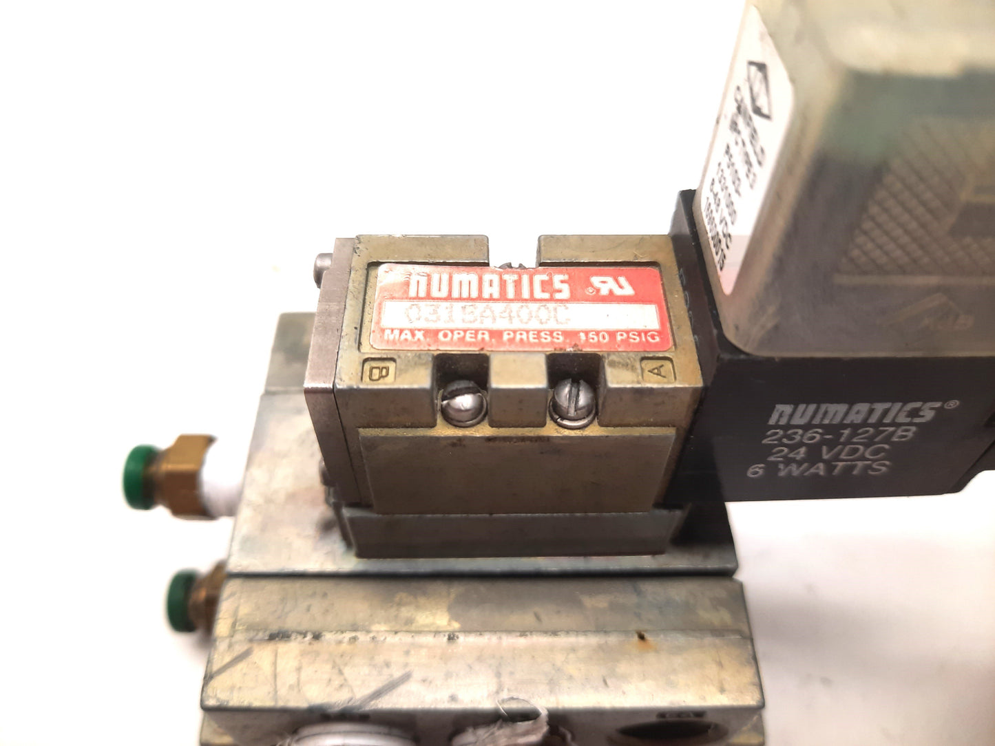 Used Numatics 031SA400C Solenoid Air Valve 2 Pos 5 Port 1/8" NPT 24VDC
