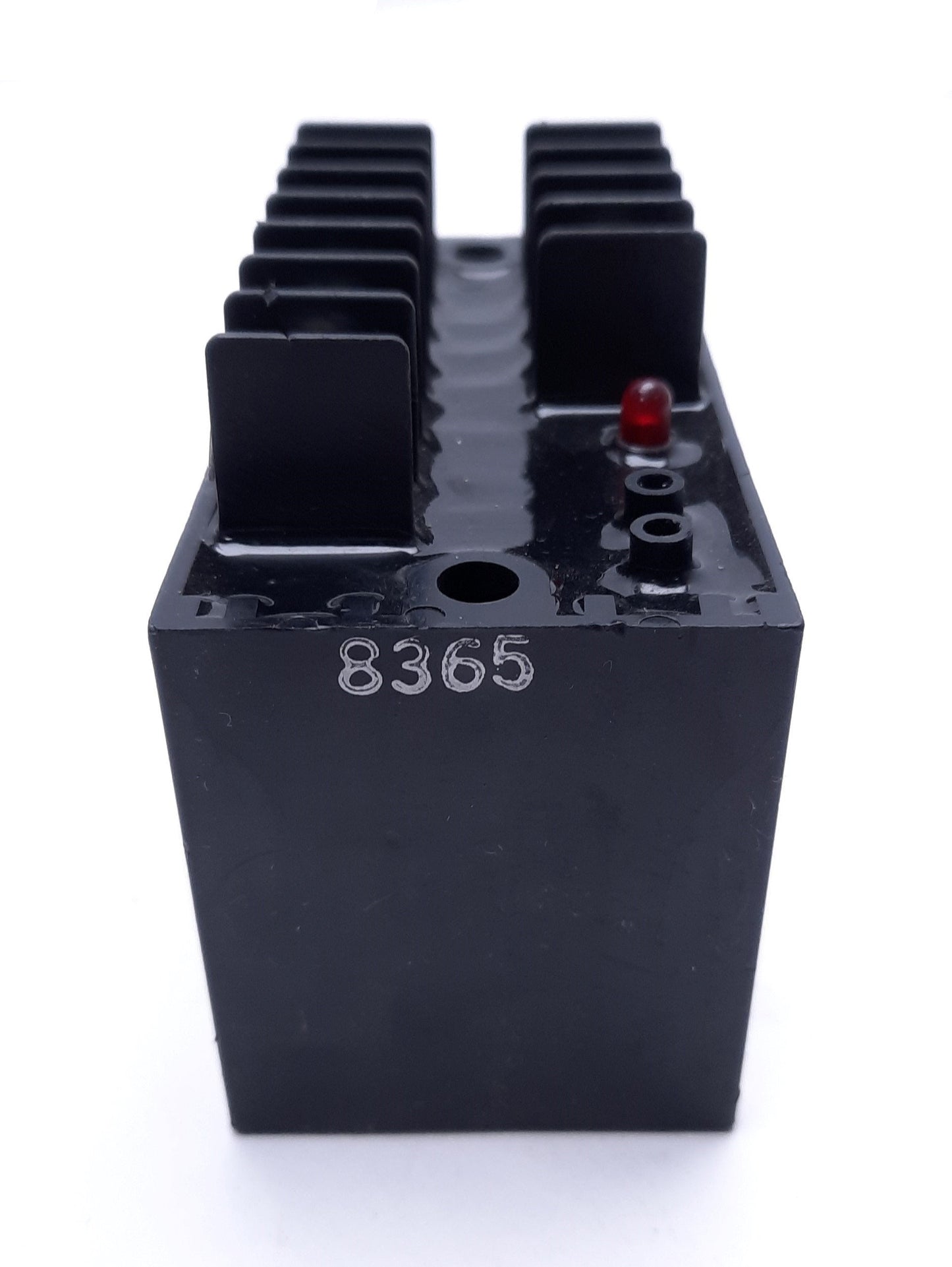 Used Calex Model 425-252-115 Volt Sensor / DC Level Sensor, 115V, DPDT