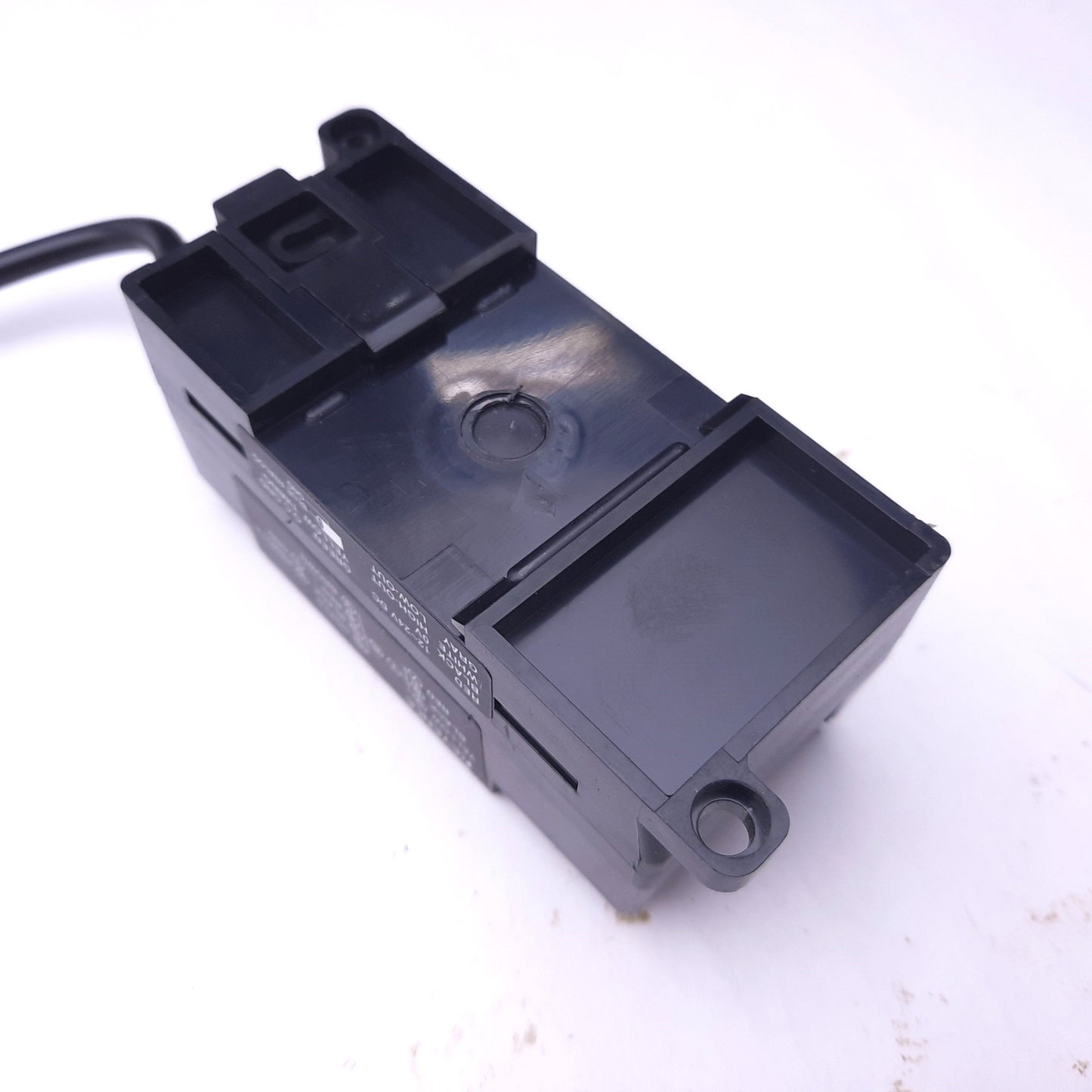 Used Keyence LX2-70 Laser Sensor Amplifier, NPN, 12-24VDC, Response: 0.5ms *No Key*