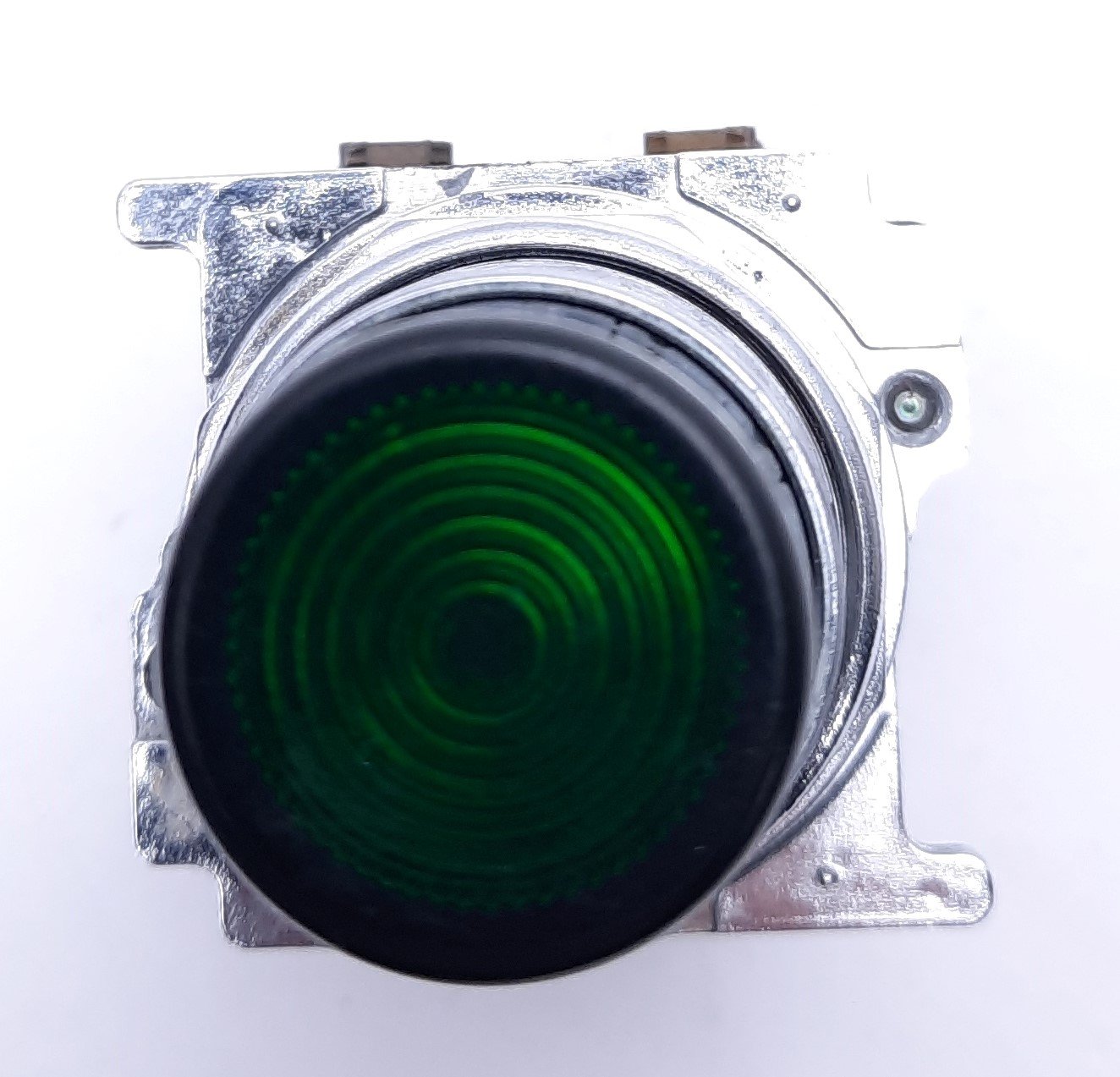 Used Cutler-Hammer 0994 T53 Green Illuminated Push Button Switch, 120V, 6.3V Lamp