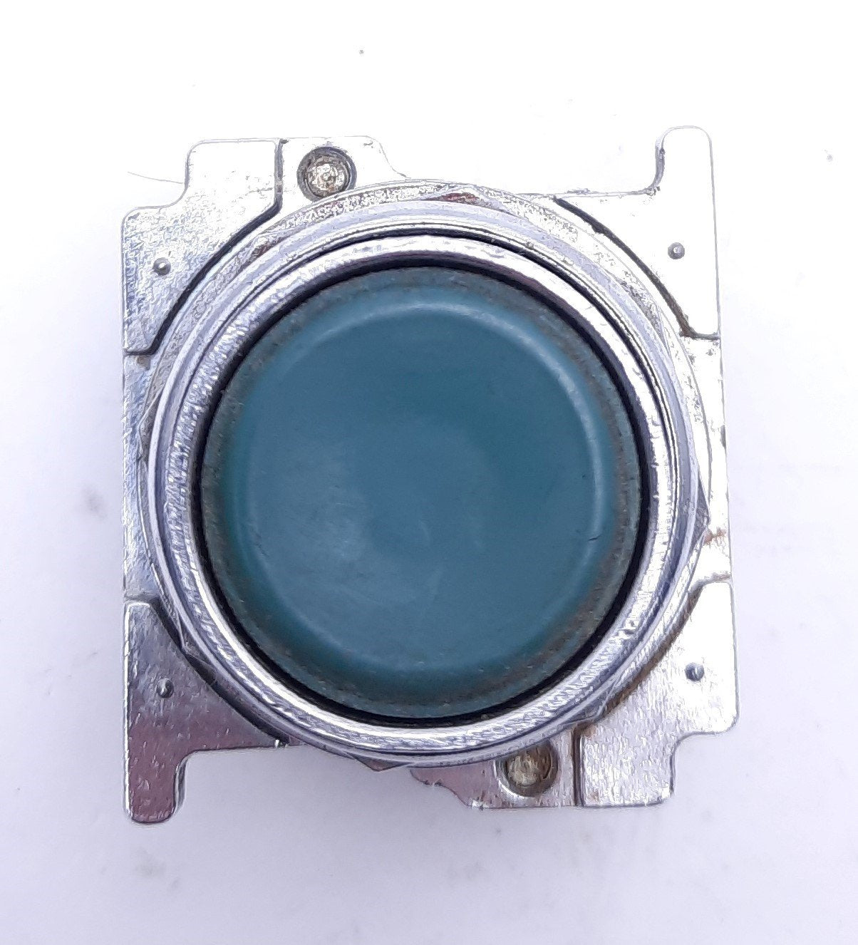 Used Cutler-Hammer 10250T 4087 Green Momentary Push Button Switch 600VAC 250VDC