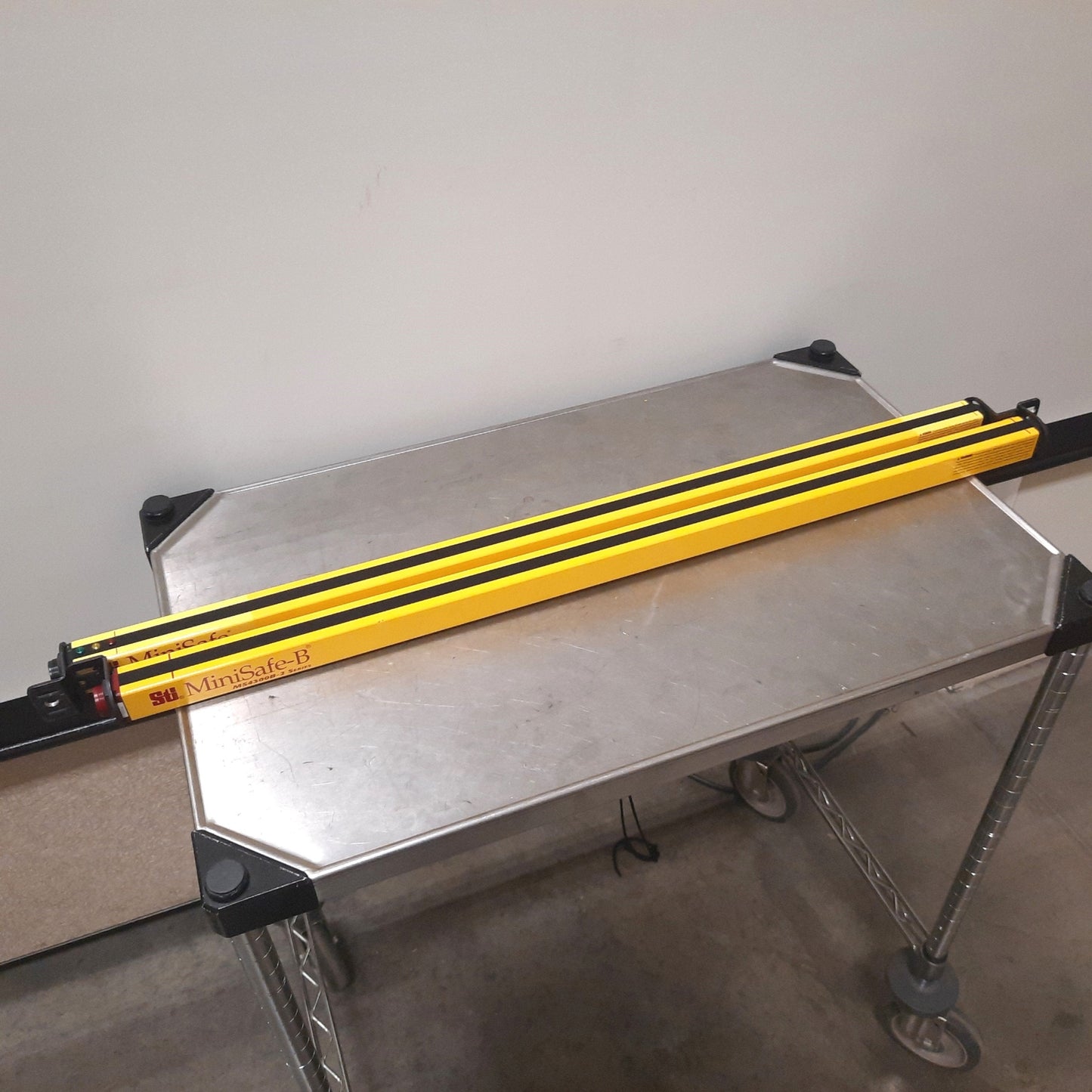 Used STI MiniSafe-B MS4332B-2 Transmitter & Receiver Light Curtains Series MS4300B-2