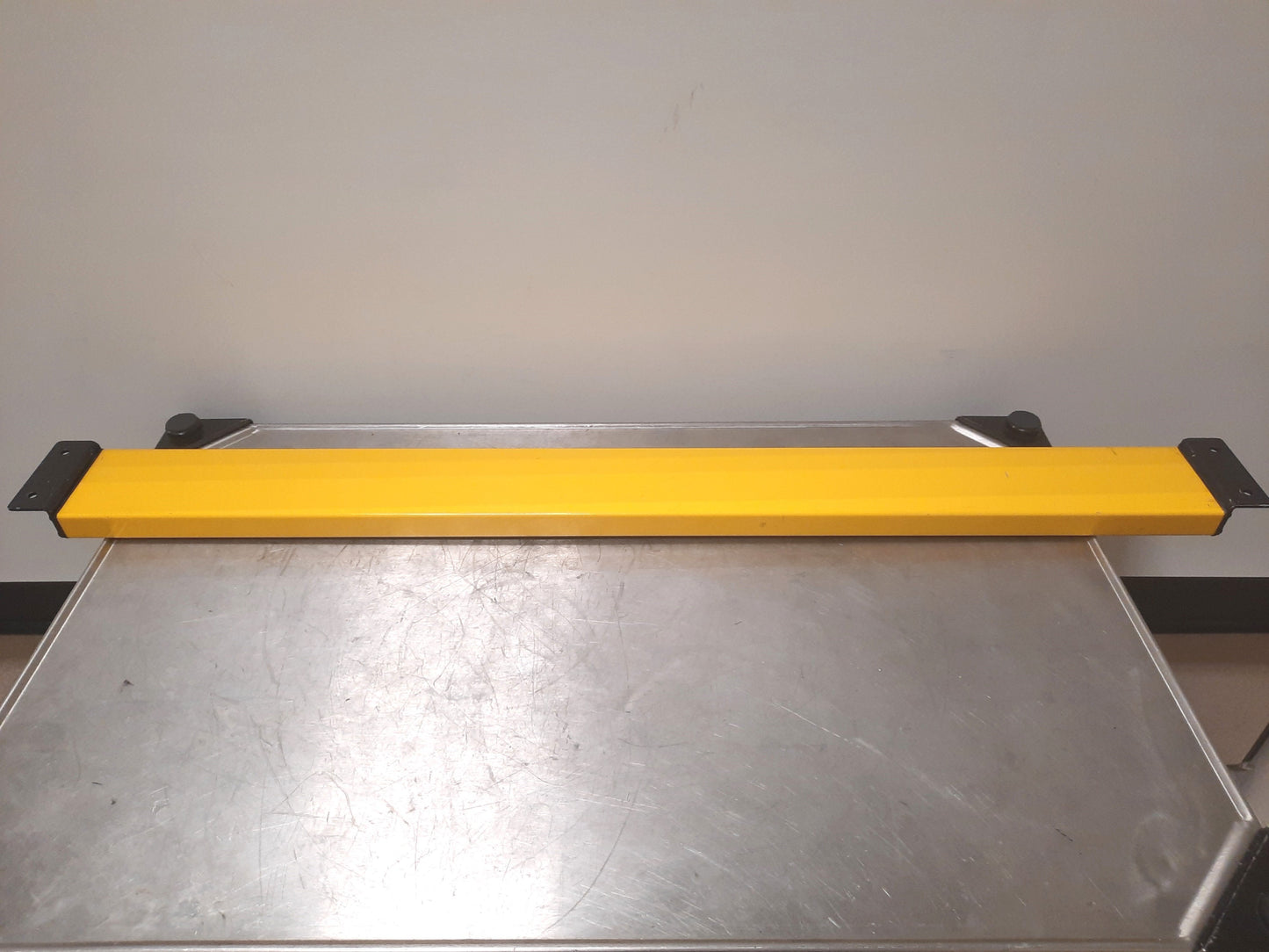 Used Omron Sti 42639-0320 Miniflex Glass Light Curtain Mirror Reflector 34" x 2"