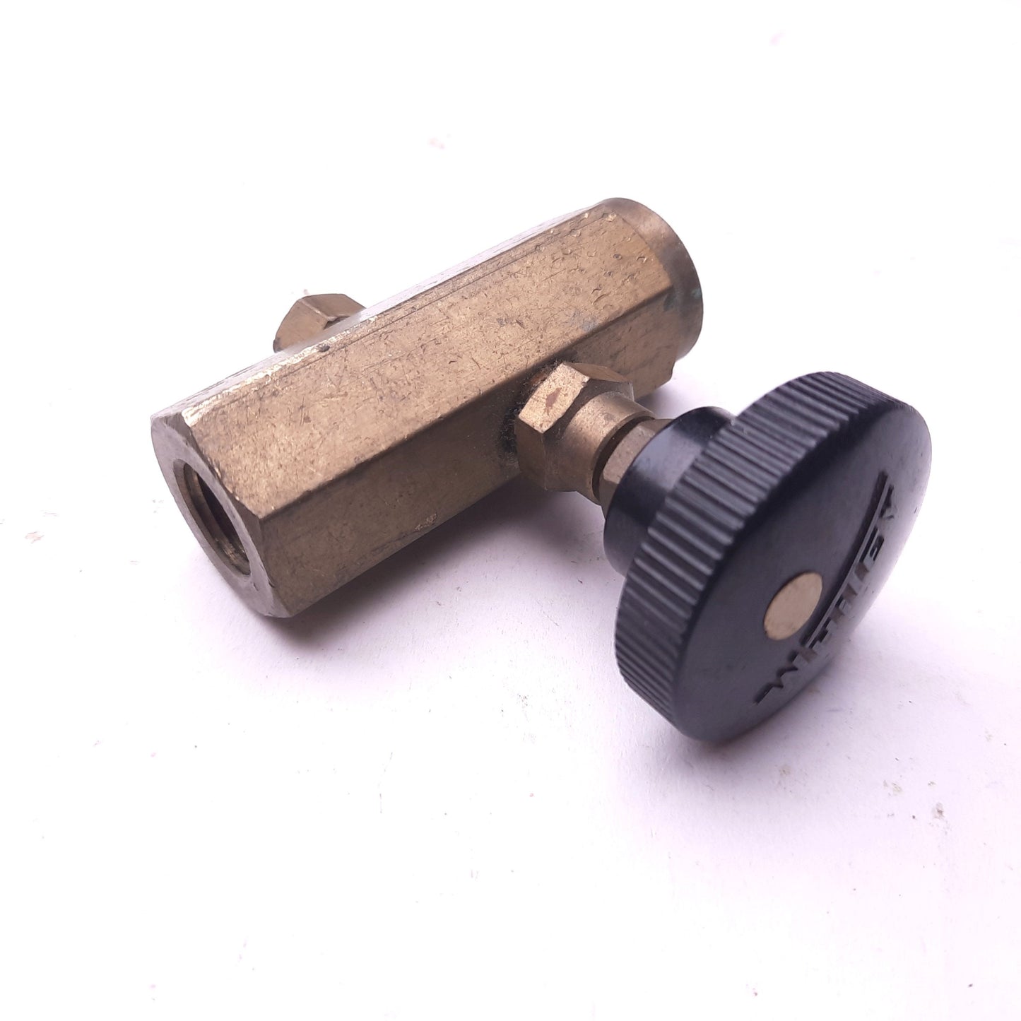 Used Deltrol F20B PNEU-TROL Flow Control Valve, 1/4" NPT, Female to Female