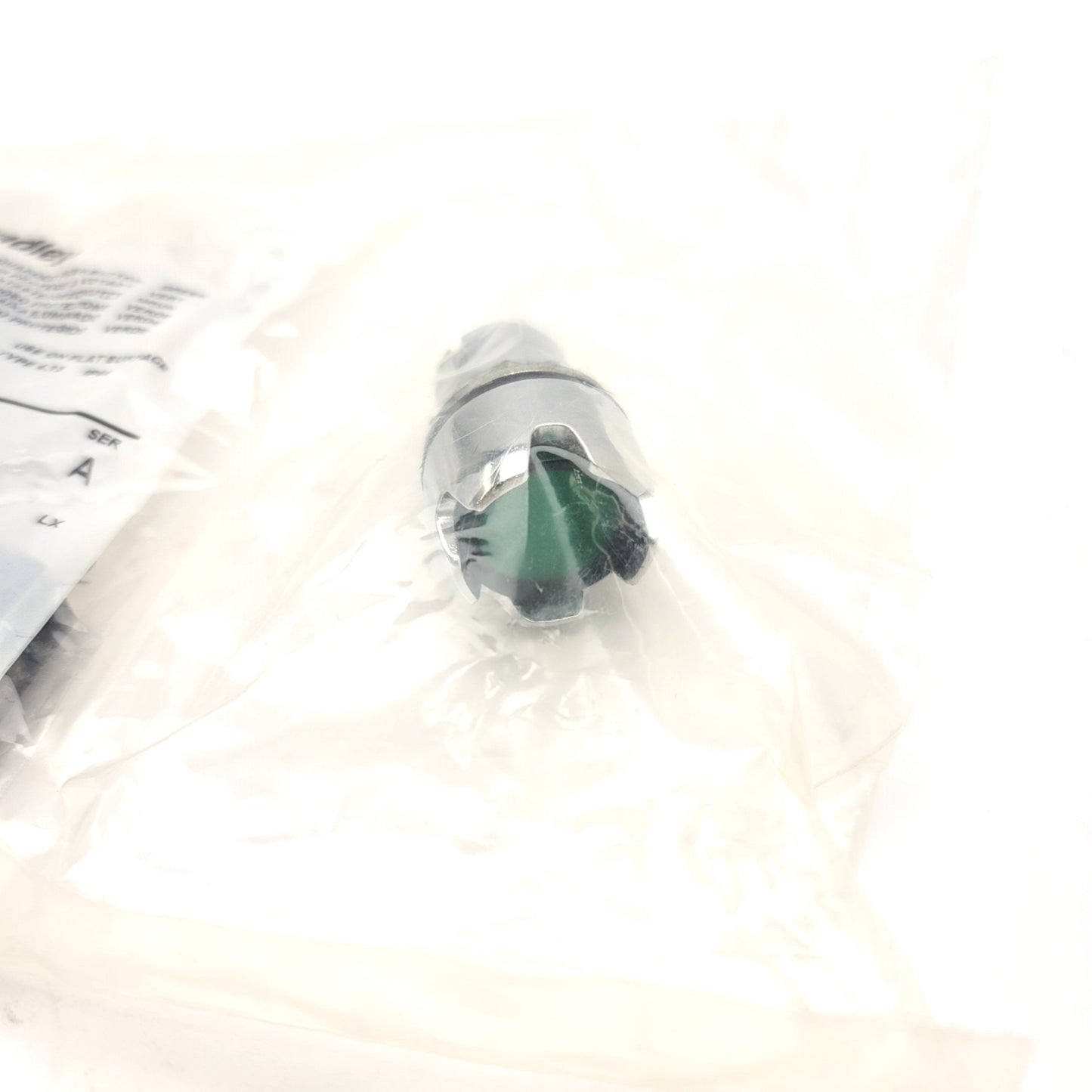 New Allen Bradley 800FM-LG3MN3GX20 Illuminated Guarded Push Button, Green, 24V