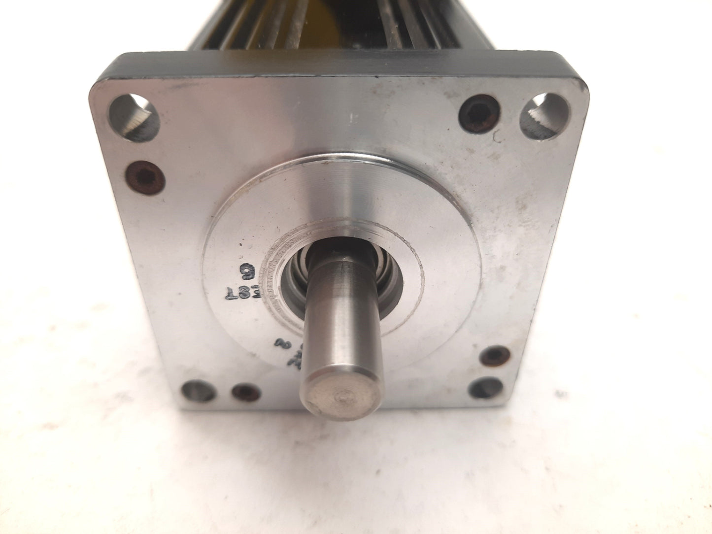 Used Parker CM232AW-00219 Brushless DC Servo Motor NEMA 23 Shaft: 3/8"