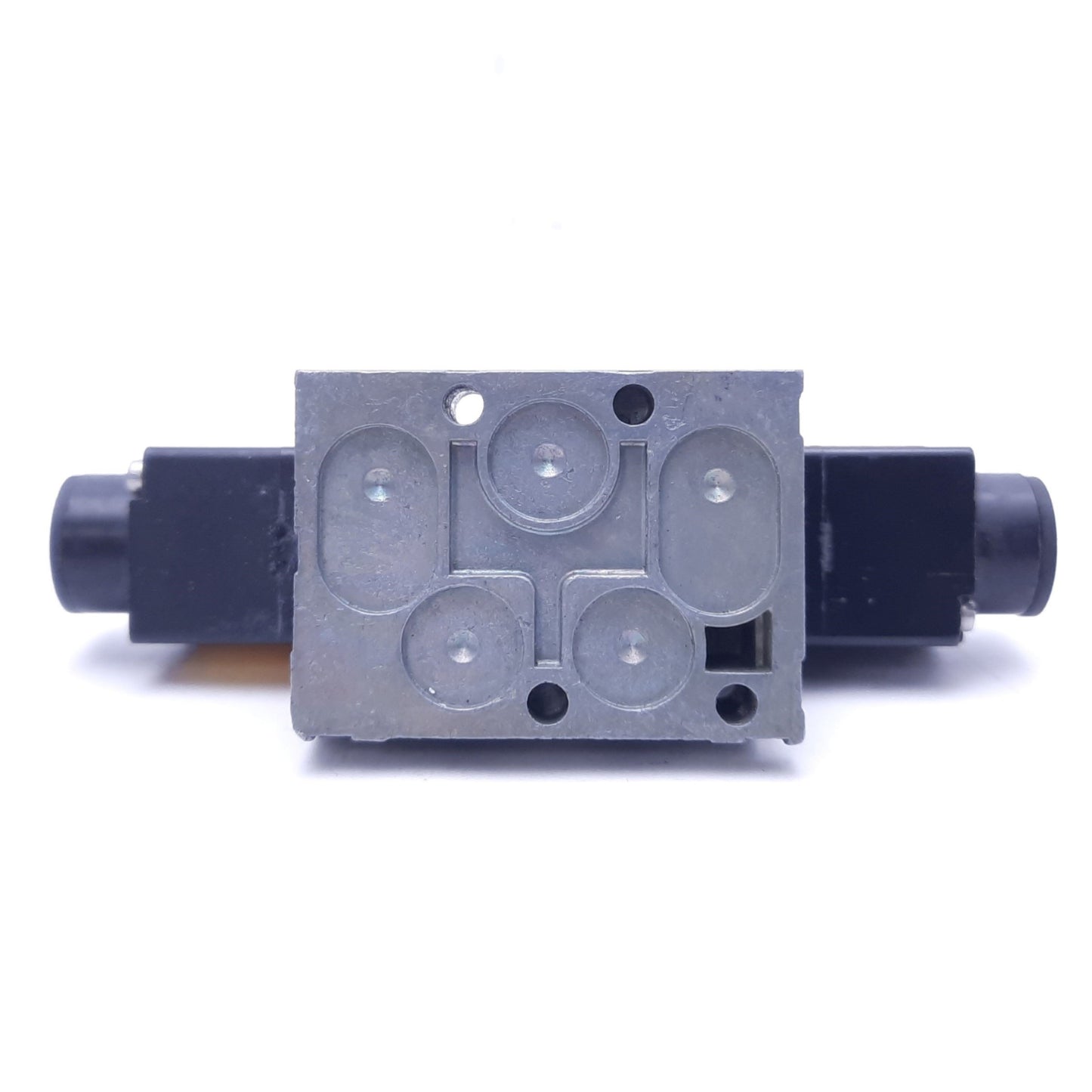 Used Numatics 031SS4000 150 PSIG Solenoid Valve With (2) 237-261B 120 VAC Solenoids