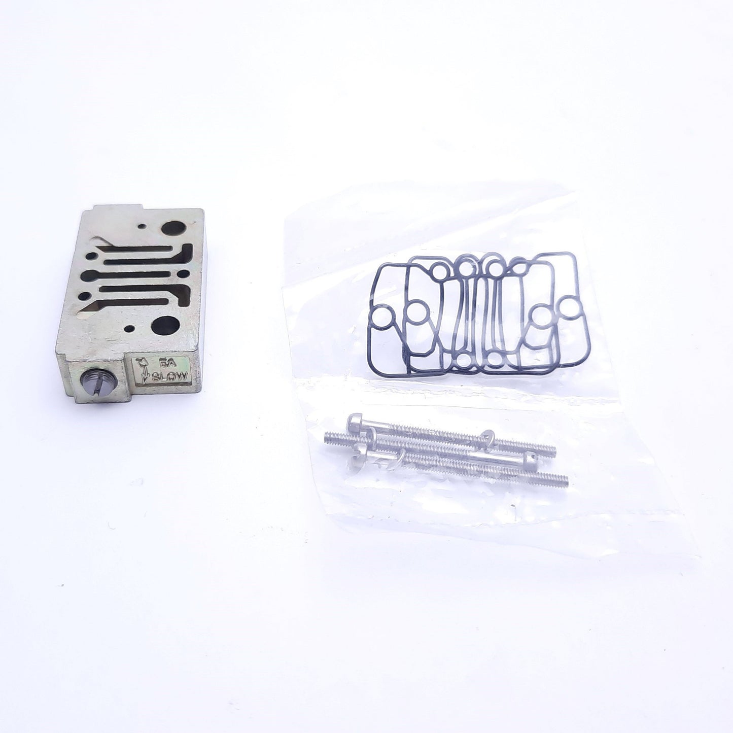 New – Open box Numatics 031SA401E Solenoid Valve, Voltage 24 VDC, Pressure 150 PSIG, Watts 6 W