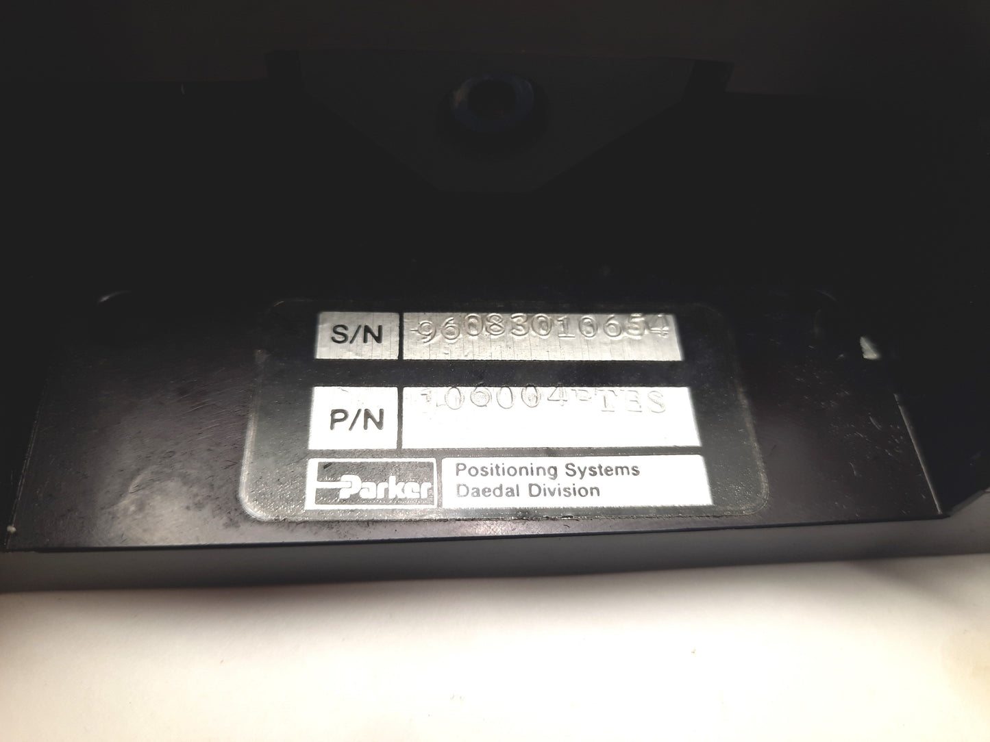 Used Parker 106004BTES Linear Actuator Stage Travel 4" Table 6x6" Vexta PK264 Motor