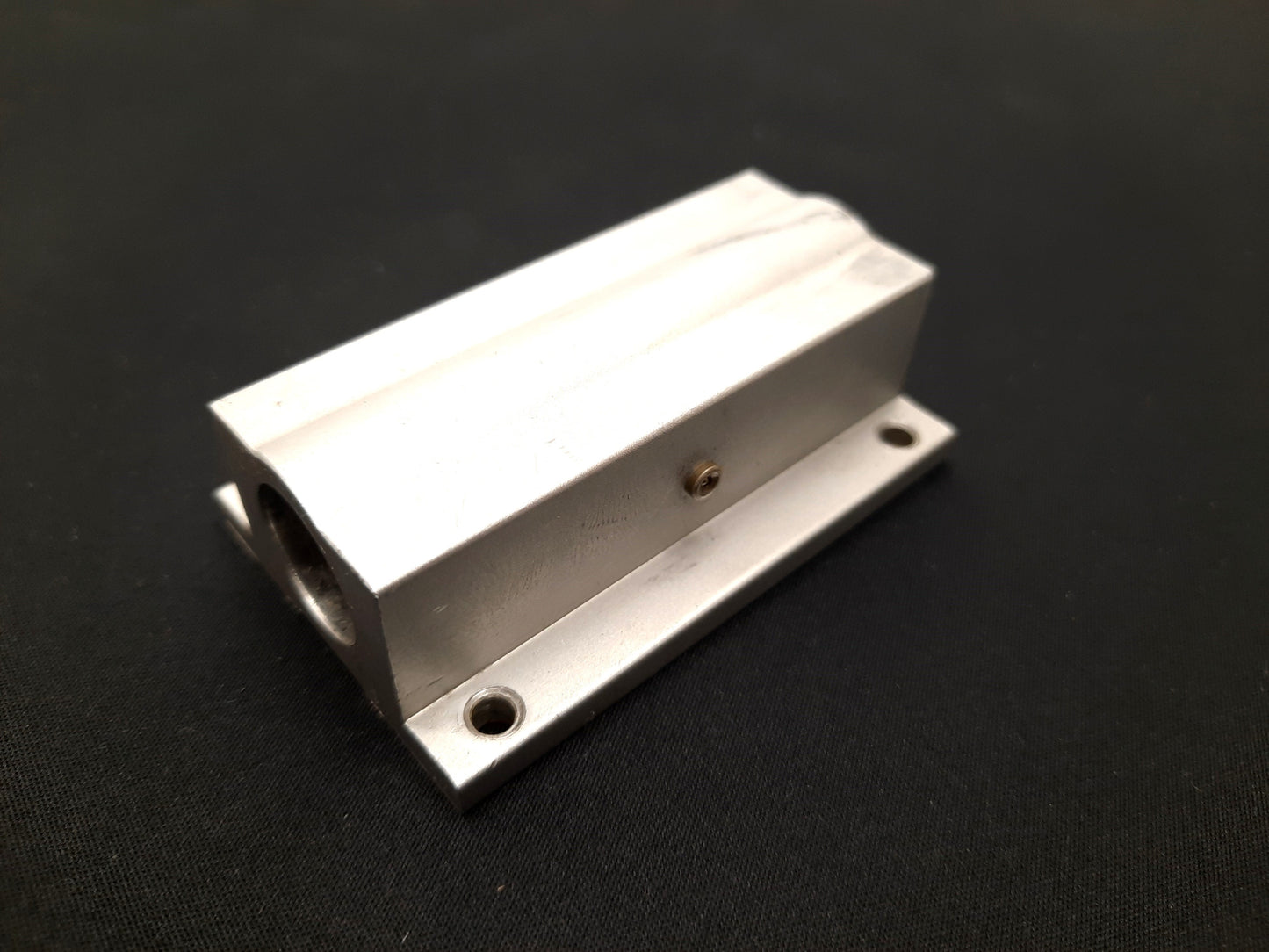 Used Thomson TWN 6 Super Pillow Block Bearing, 200lbs Load, 3/8" Bore, Closed