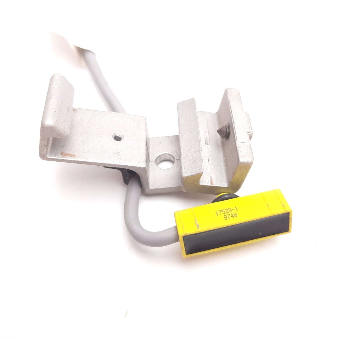 Used PHD 17523-1 Cylinder Switch Proximity Sensor, 3-Pin Male With 17000-34-0 Bracket