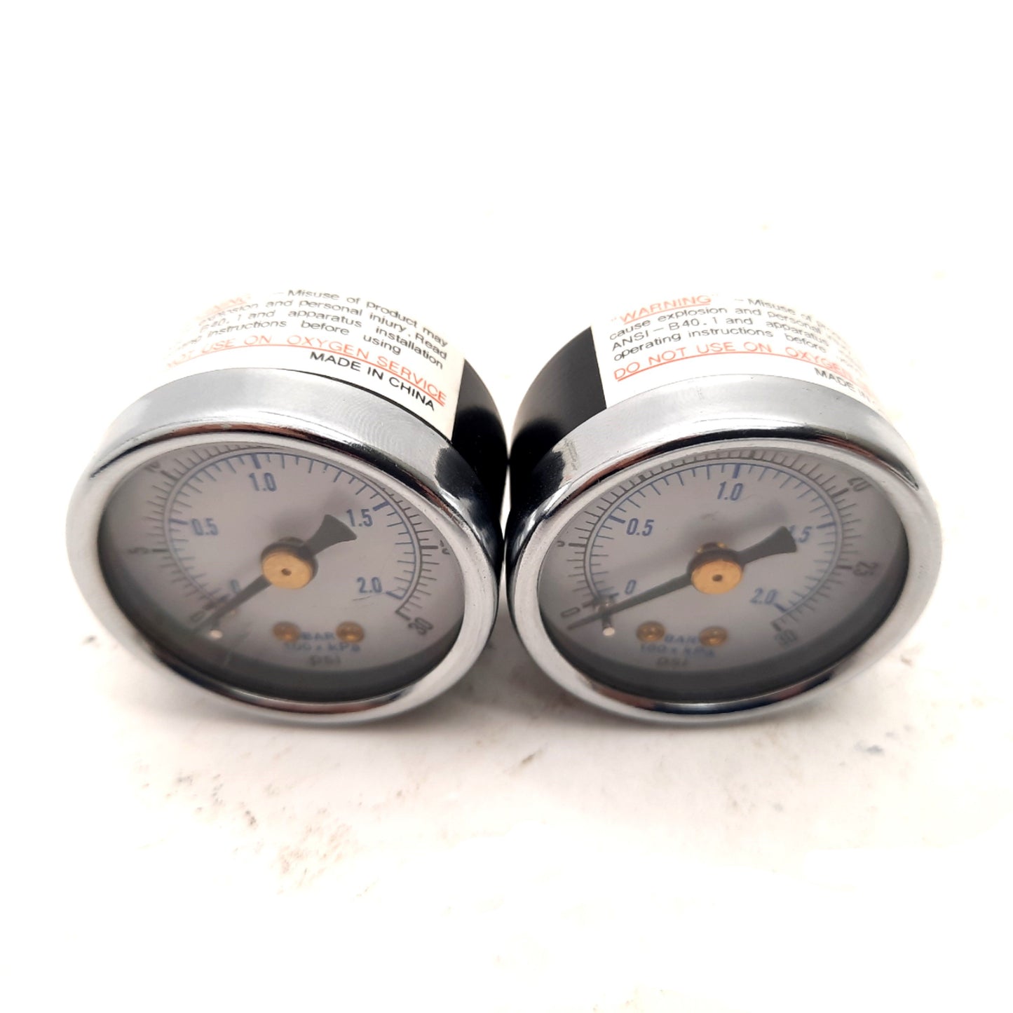 Used Lot of 2 Pressure Gauges 30 PSI 1/8" NPT Rear Mount OD: 2"