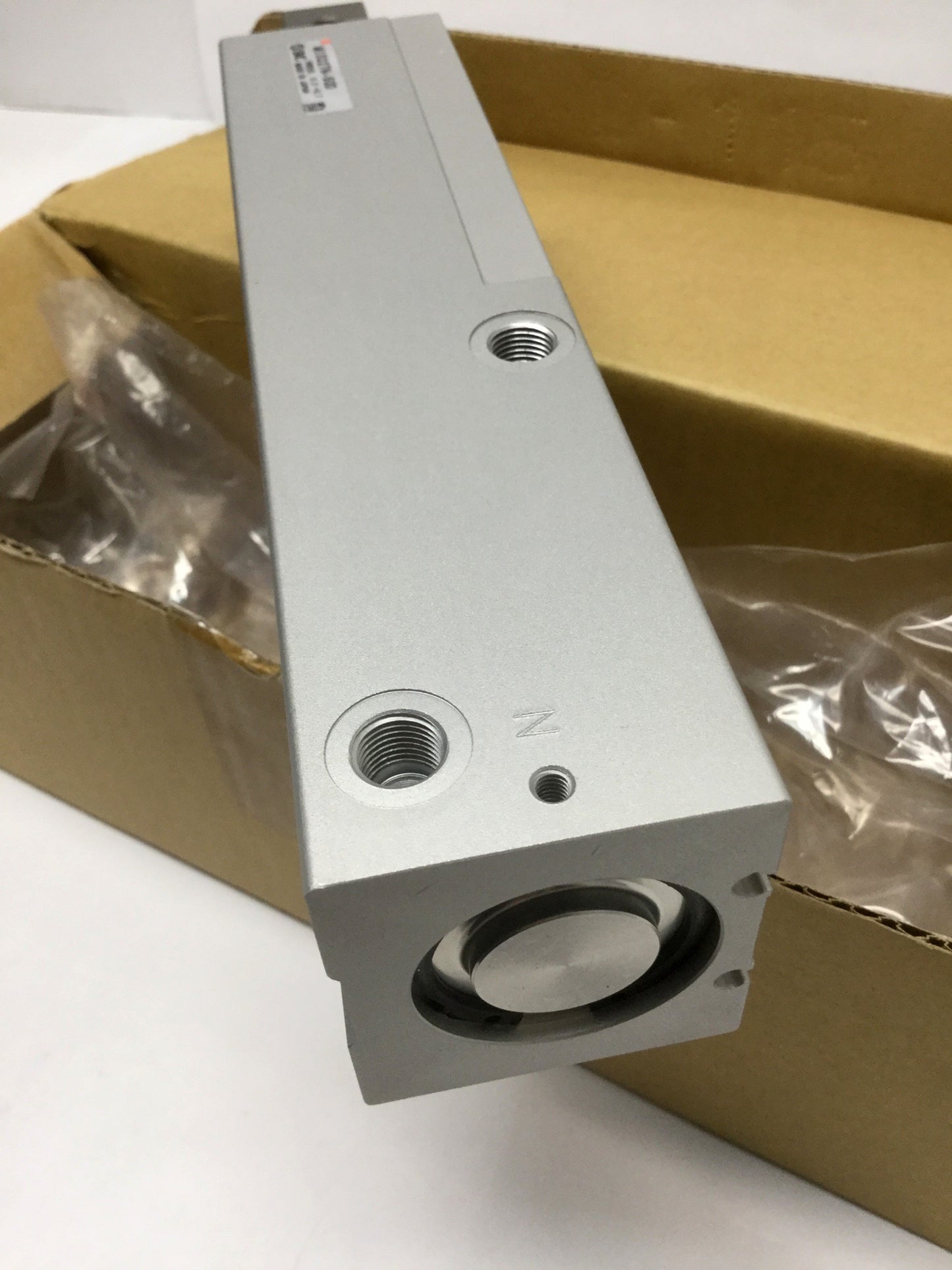 New SMC MIS32TN-50D Single-Finger Escapement Cylinder 32mm Bore, 50mm Stroke