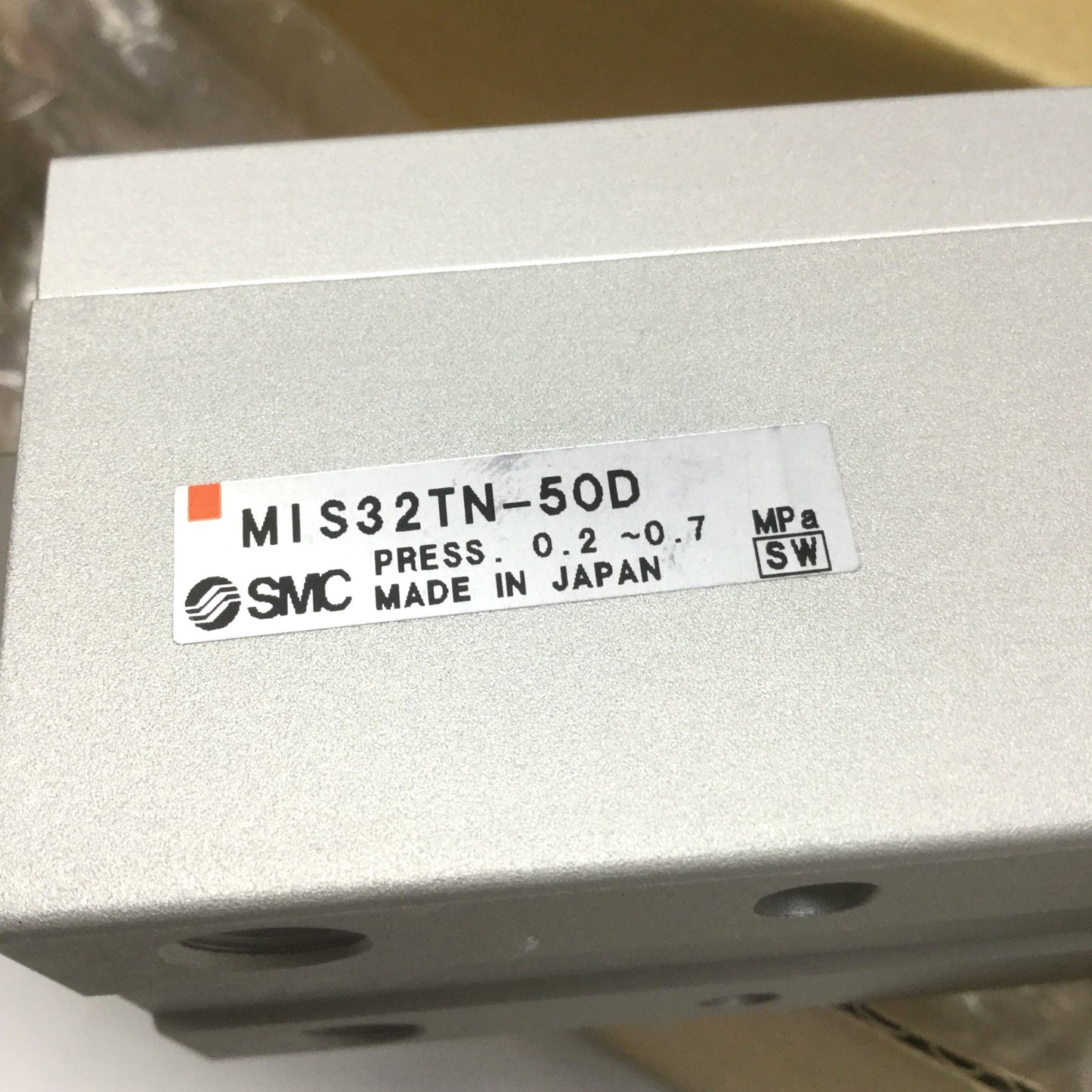 New SMC MIS32TN-50D Single-Finger Escapement Cylinder 32mm Bore, 50mm Stroke